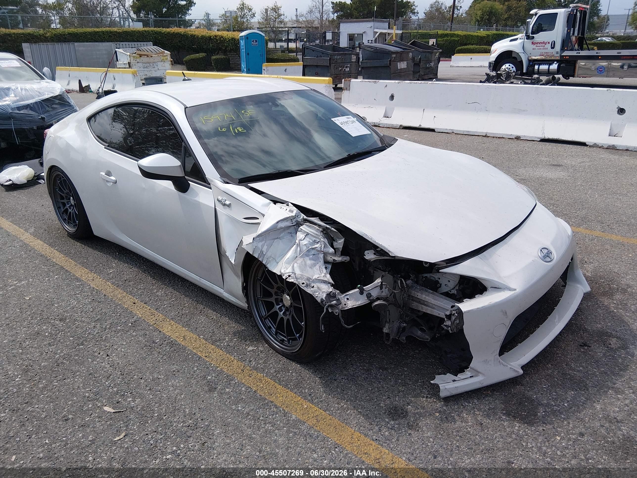 2013 Scion FR-S, VIN JF1ZNAA1XD1725553 — Front end