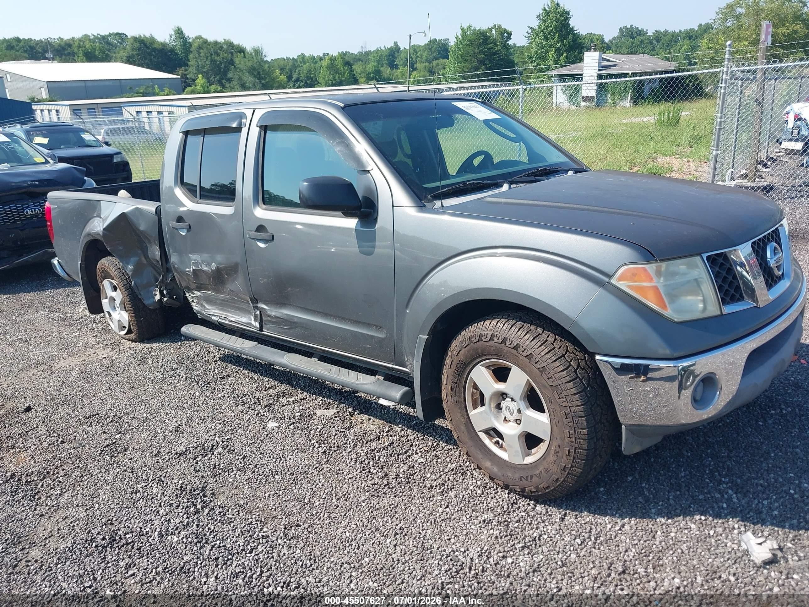 2008 Nissan Frontier SE, VIN 1N6AD09W08C432269 — Side