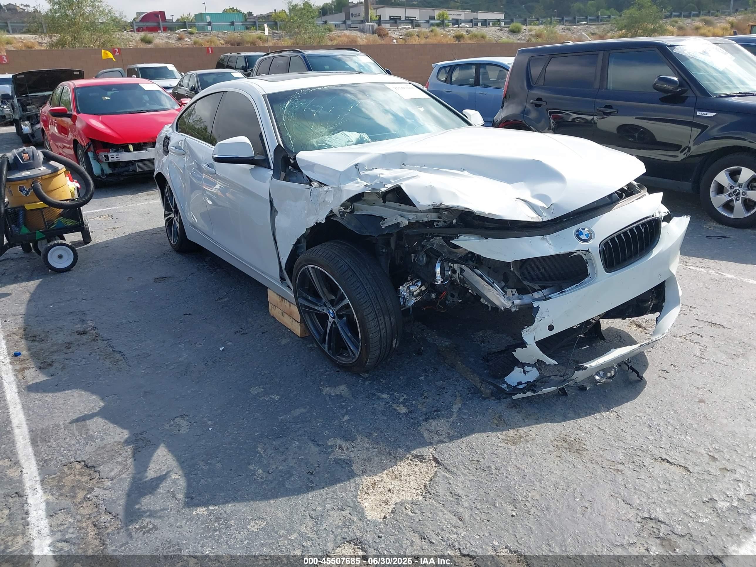 2019 BMW 4 Series 430i, VIN WBA4J1C51KBM12556 — Front end