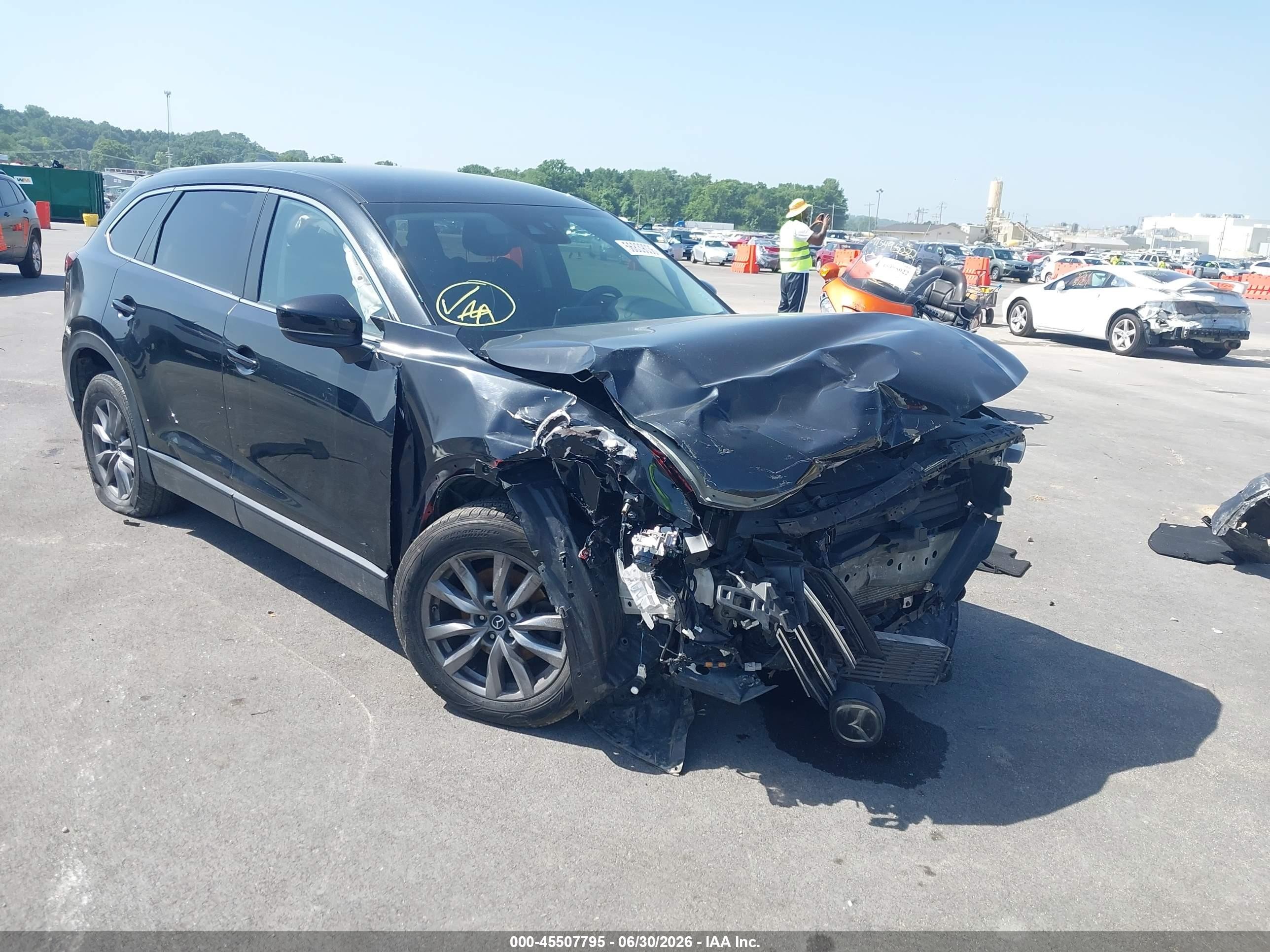 2019 Mazda CX-9 Sport, VIN JM3TCABY7K0322626 — Перед