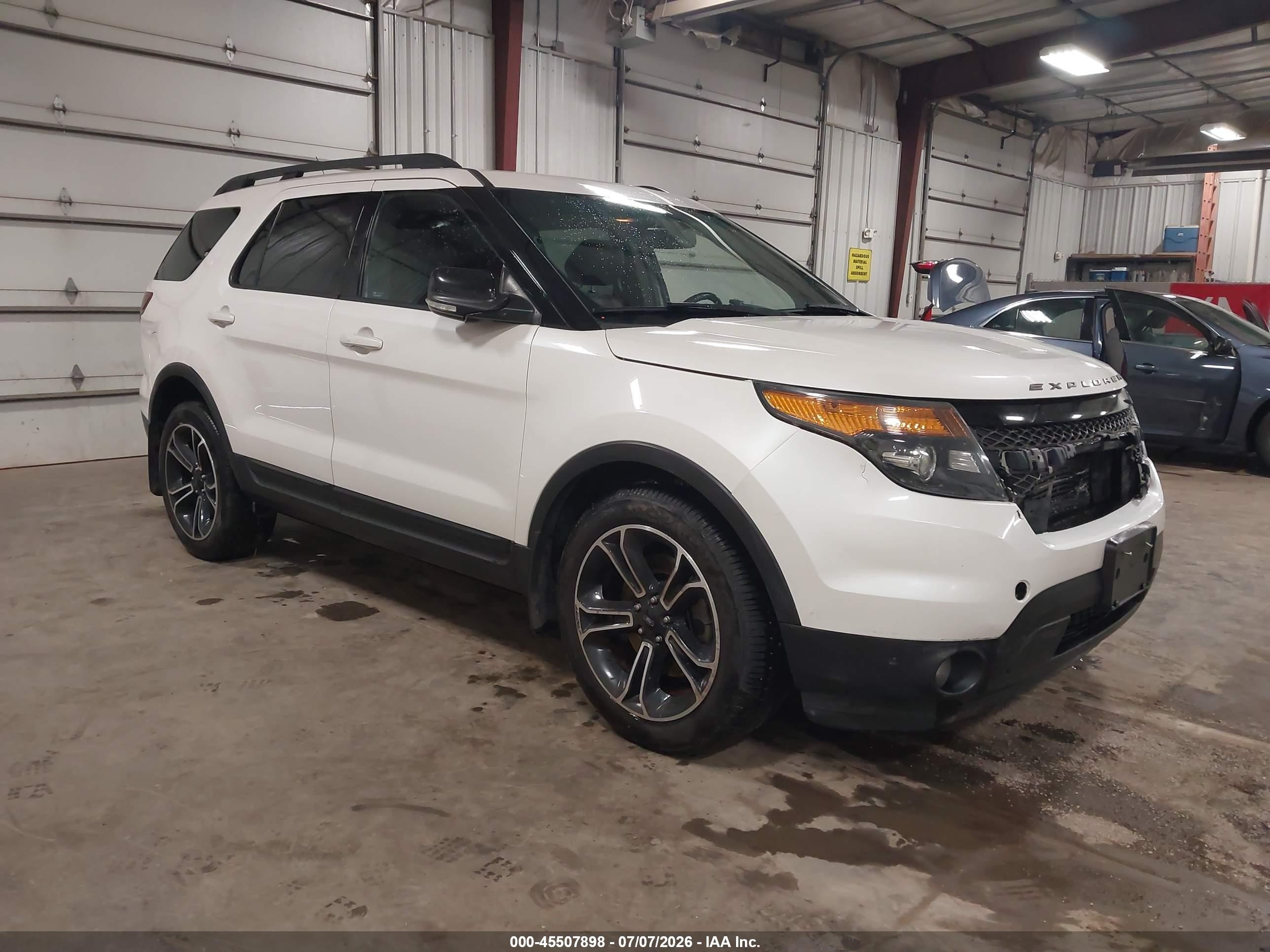 2015 Ford Explorer Sport, VIN 1FM5K8GT0FGA73010 — Front end