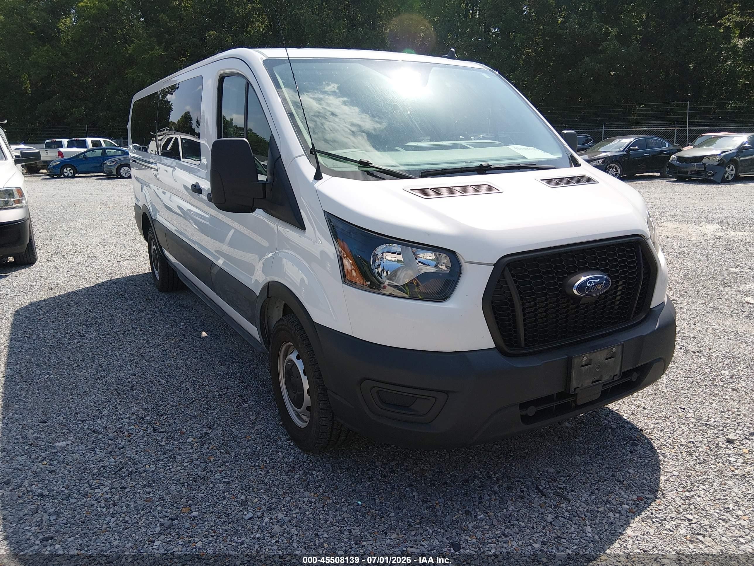 2022 Ford Transit Passenger XLT, VIN 1FBAX2Y88NKA14525 — Side