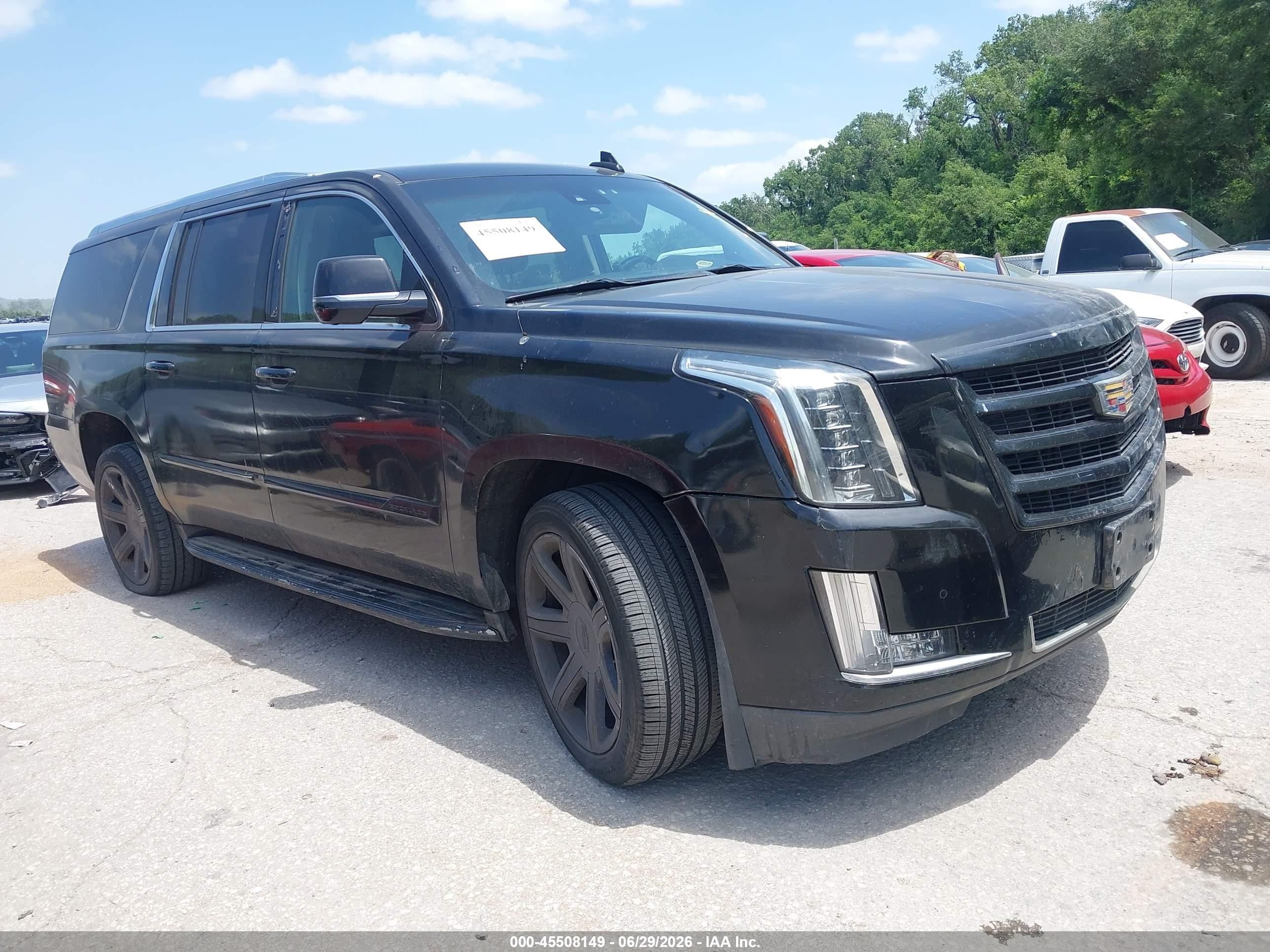 2015 Cadillac Escalade ESV Luxury, VIN 1GYS4SKJ7FR548879 — Front end