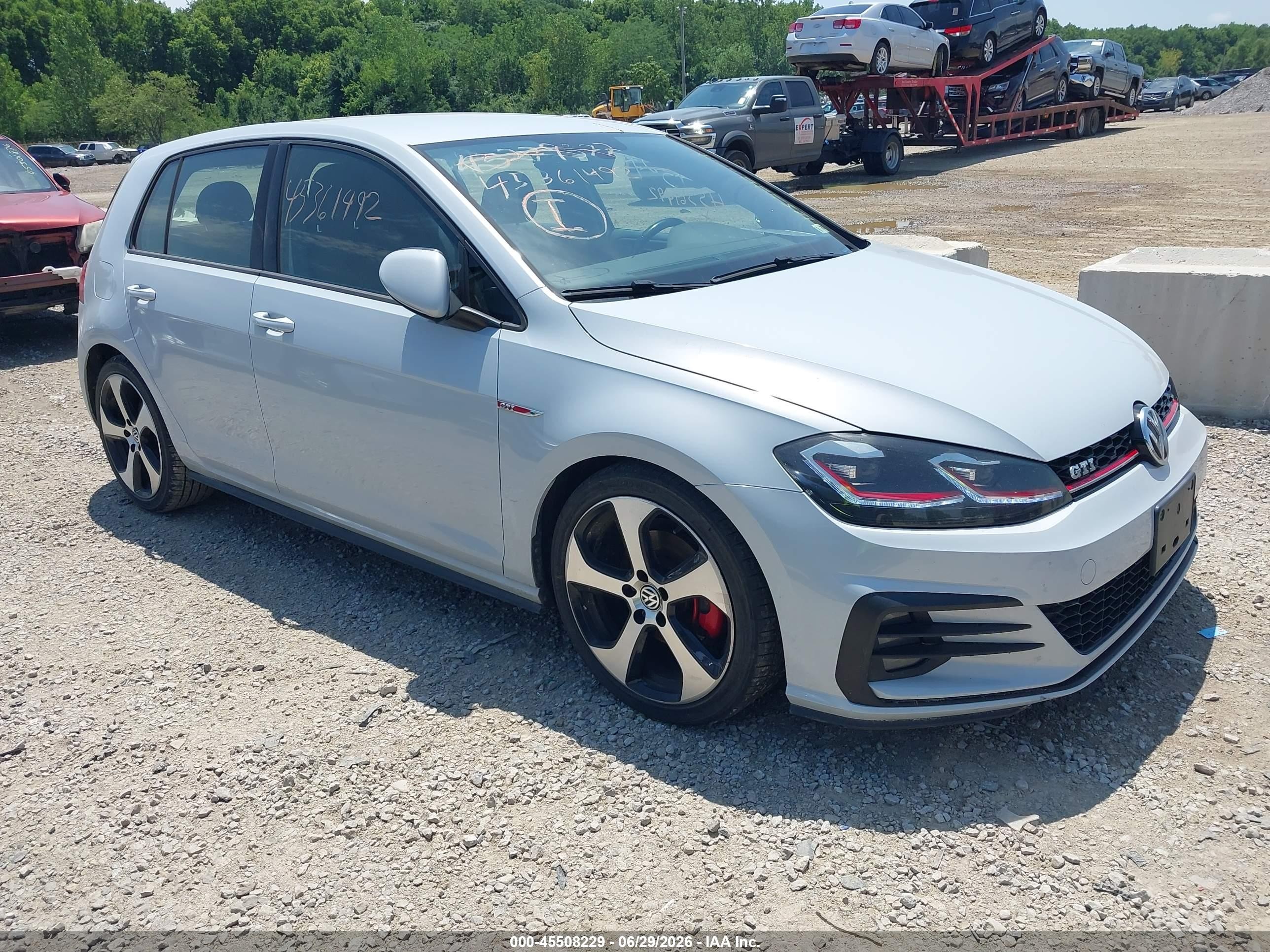 2018 Volkswagen Golf GTI S, VIN 3VW547AU7JM290043 — Front end