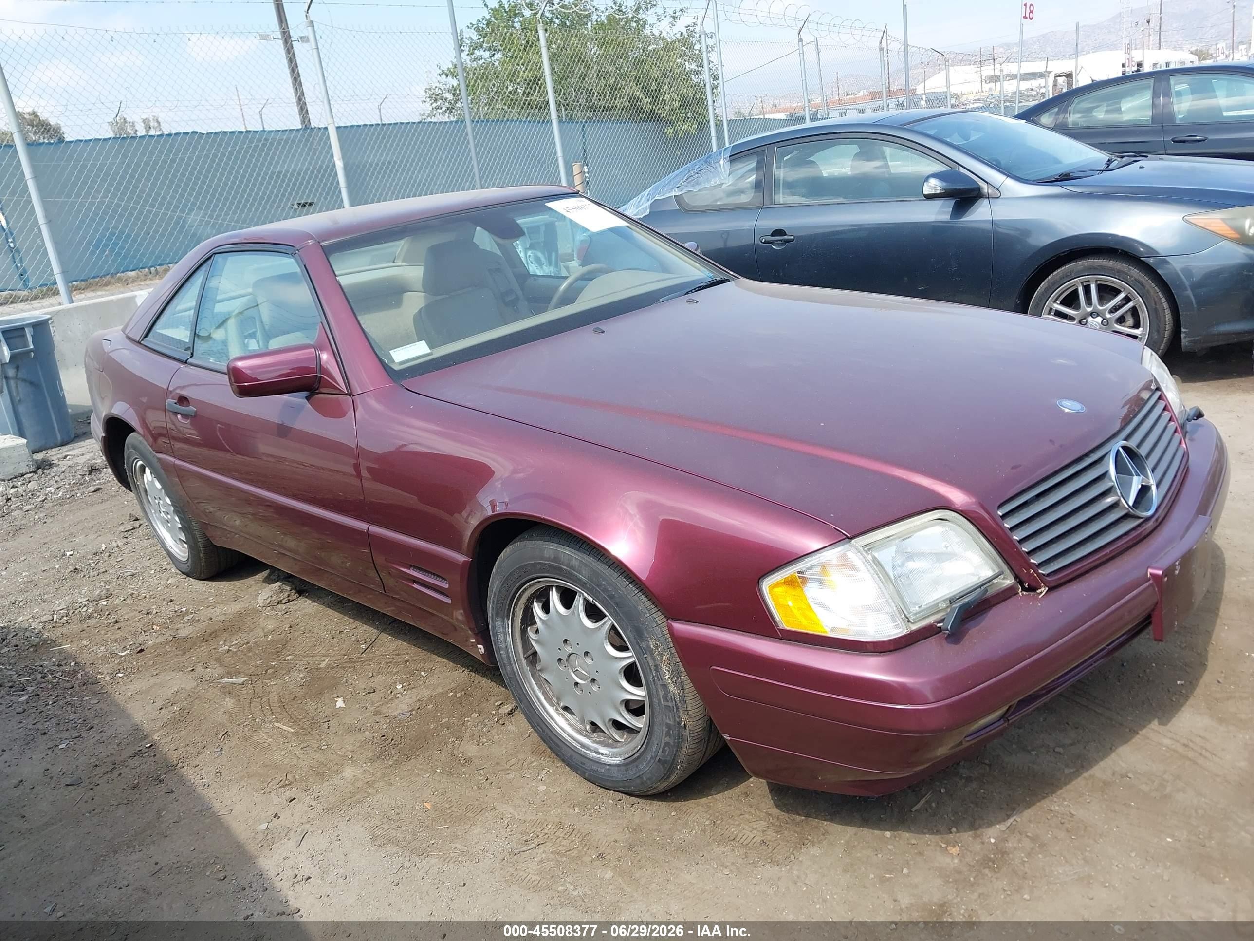 1998 Mercedes-Benz SL 500, VIN WDBFA67F4WF162478 — Side