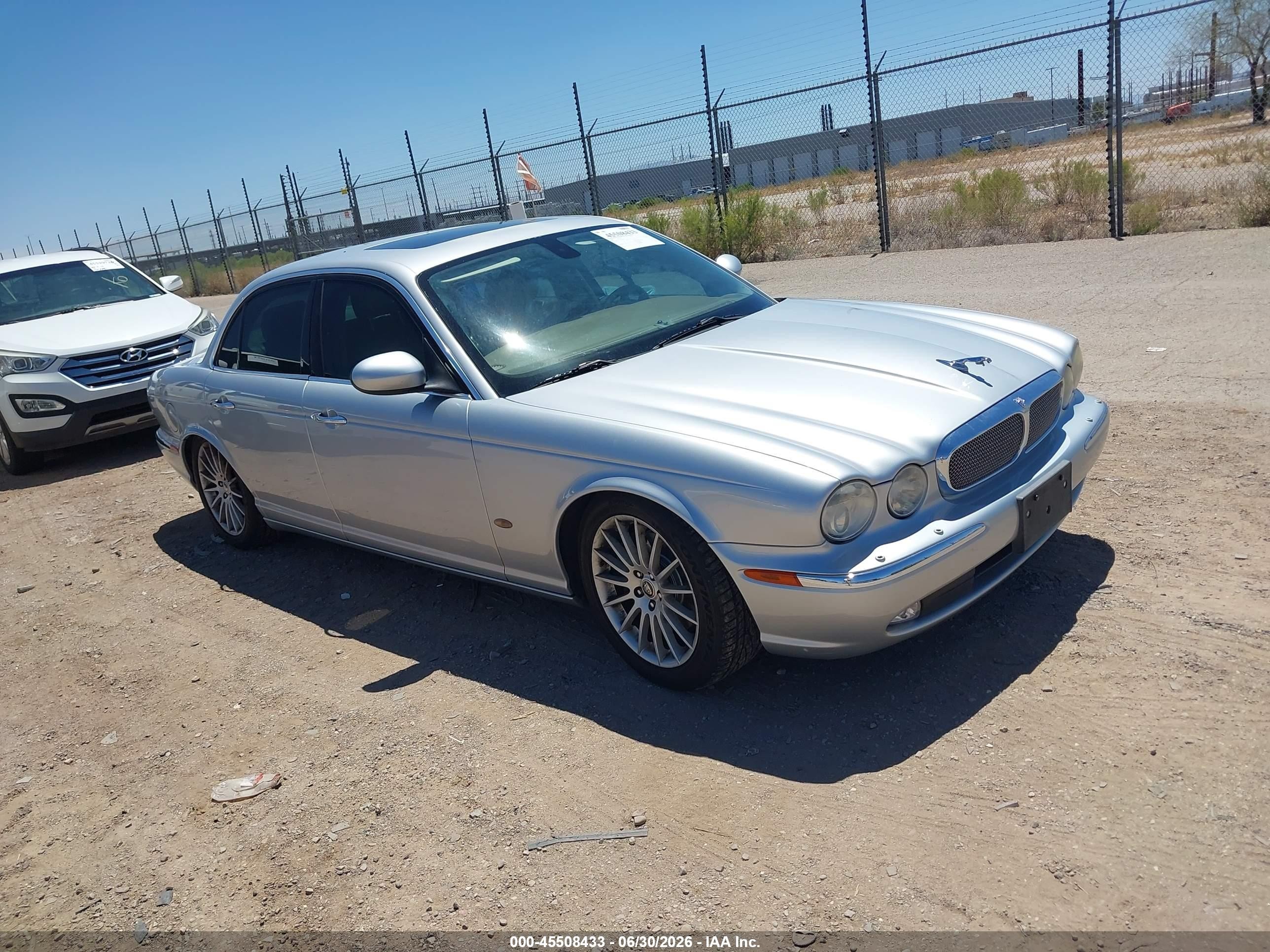 2006 Jaguar XJ 8, VIN SAJWA71B16SH10980 — Normal wear