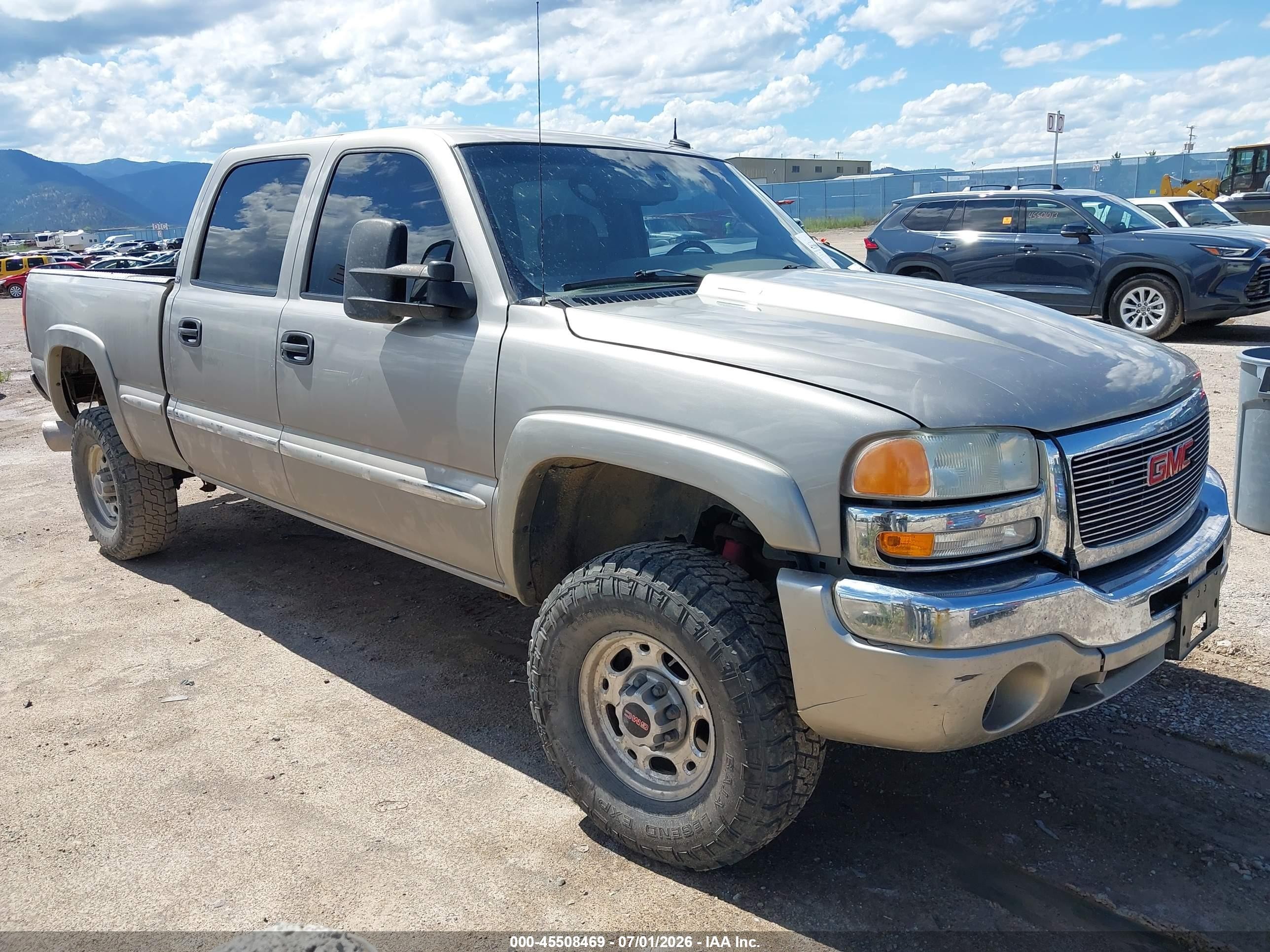 2002 GMC Sierra 2500HD SLE, VIN 1GTHK23122F238185 — Front end