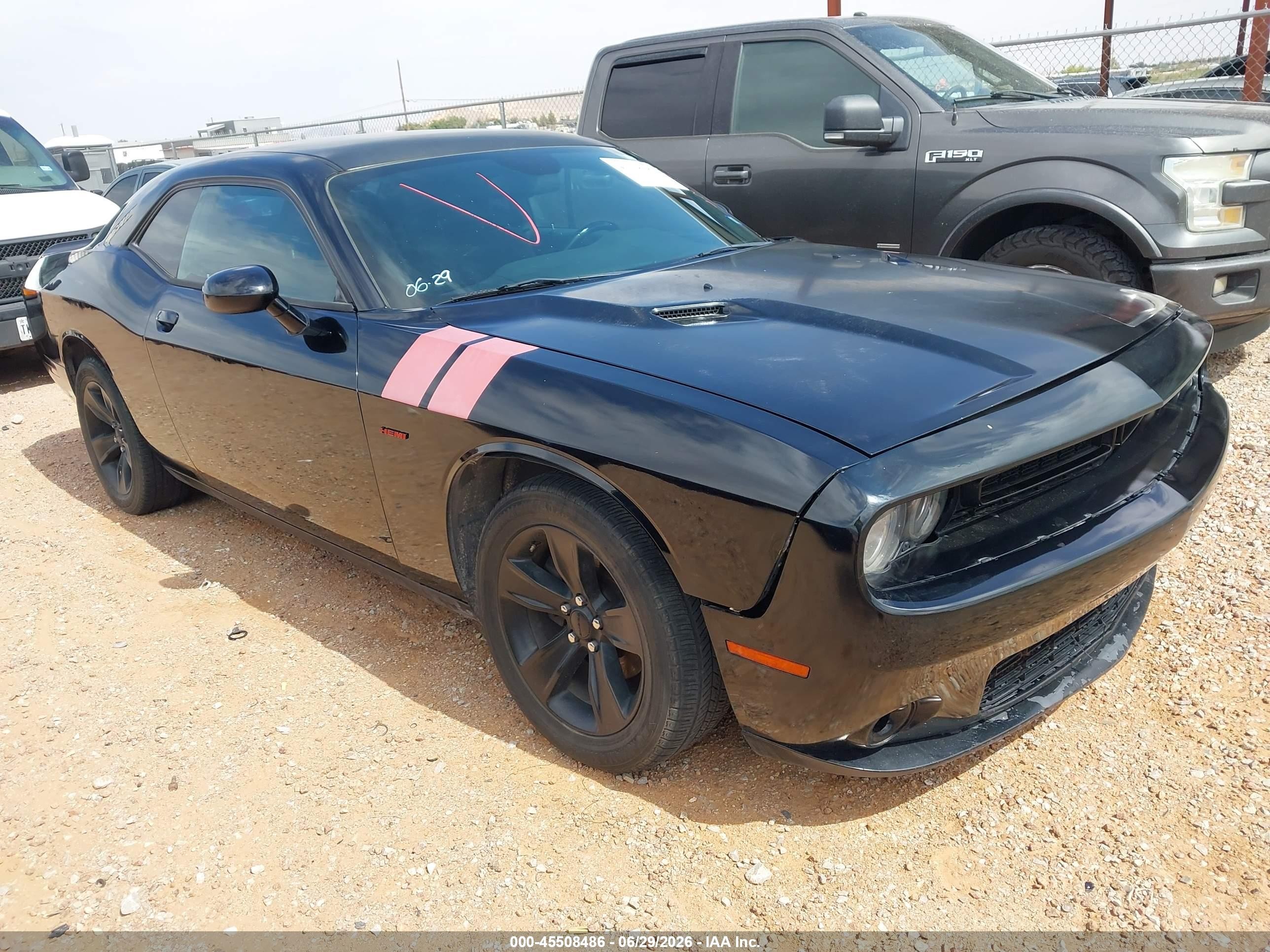 2015 Dodge Challenger SXT, VIN 2C3CDZAG1FH720708 — Front end