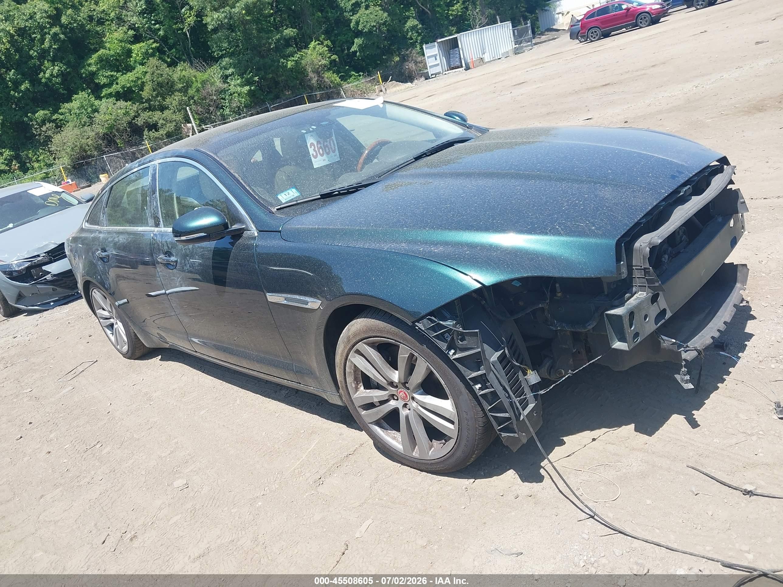 2013 Jaguar XJ Portfolio, VIN SAJWJ2GD2D8V50109 — Front end