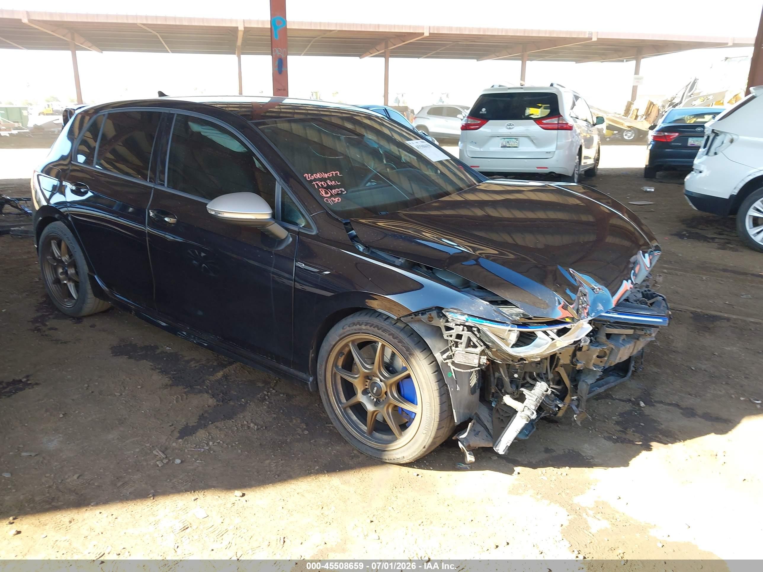 2022 Volkswagen Golf R, VIN WVWEB7CD6NW169130 — Front end