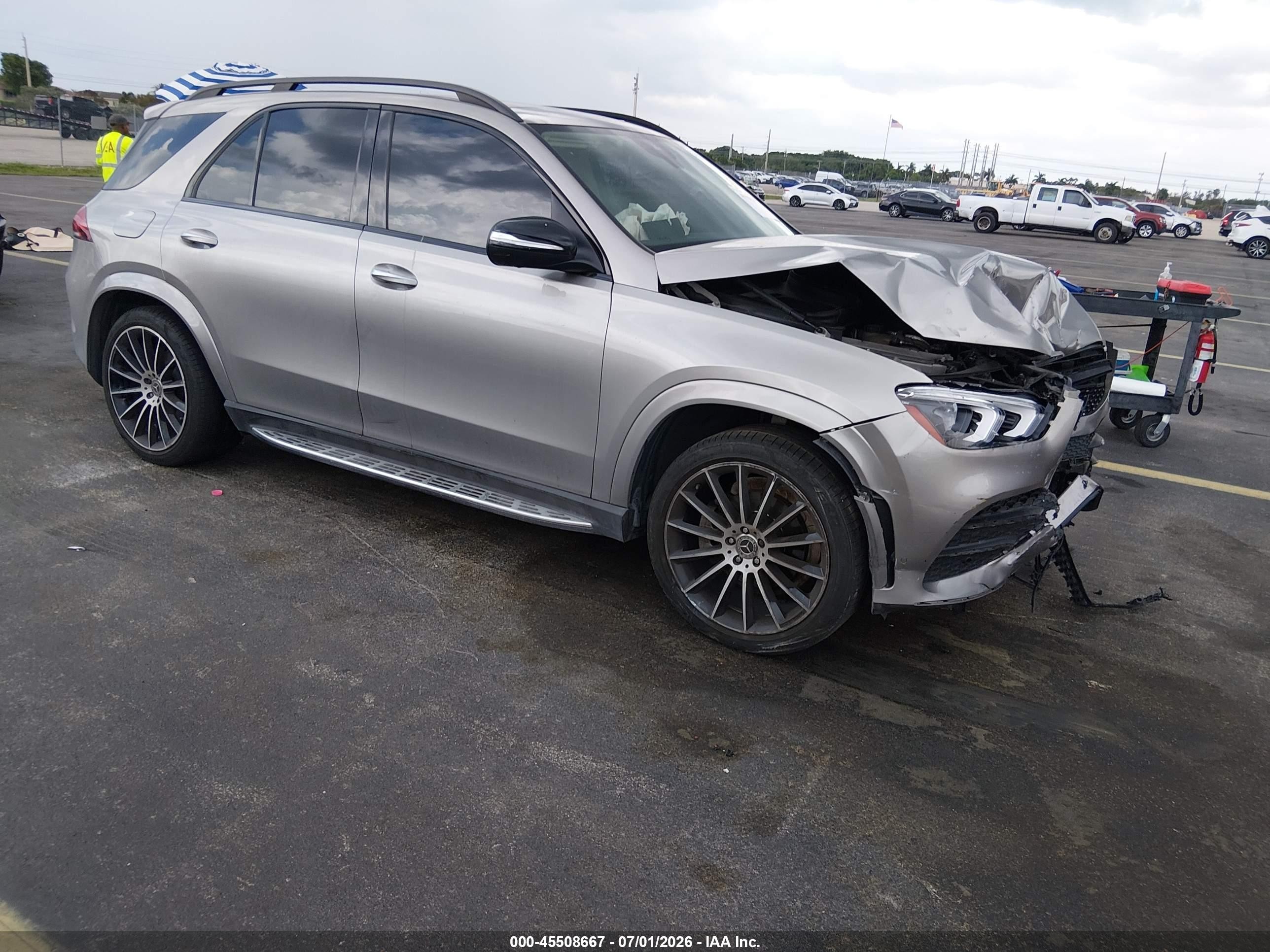 2023 Mercedes-Benz GLE 350, VIN 4JGFB4JB3PA835960 — Front end