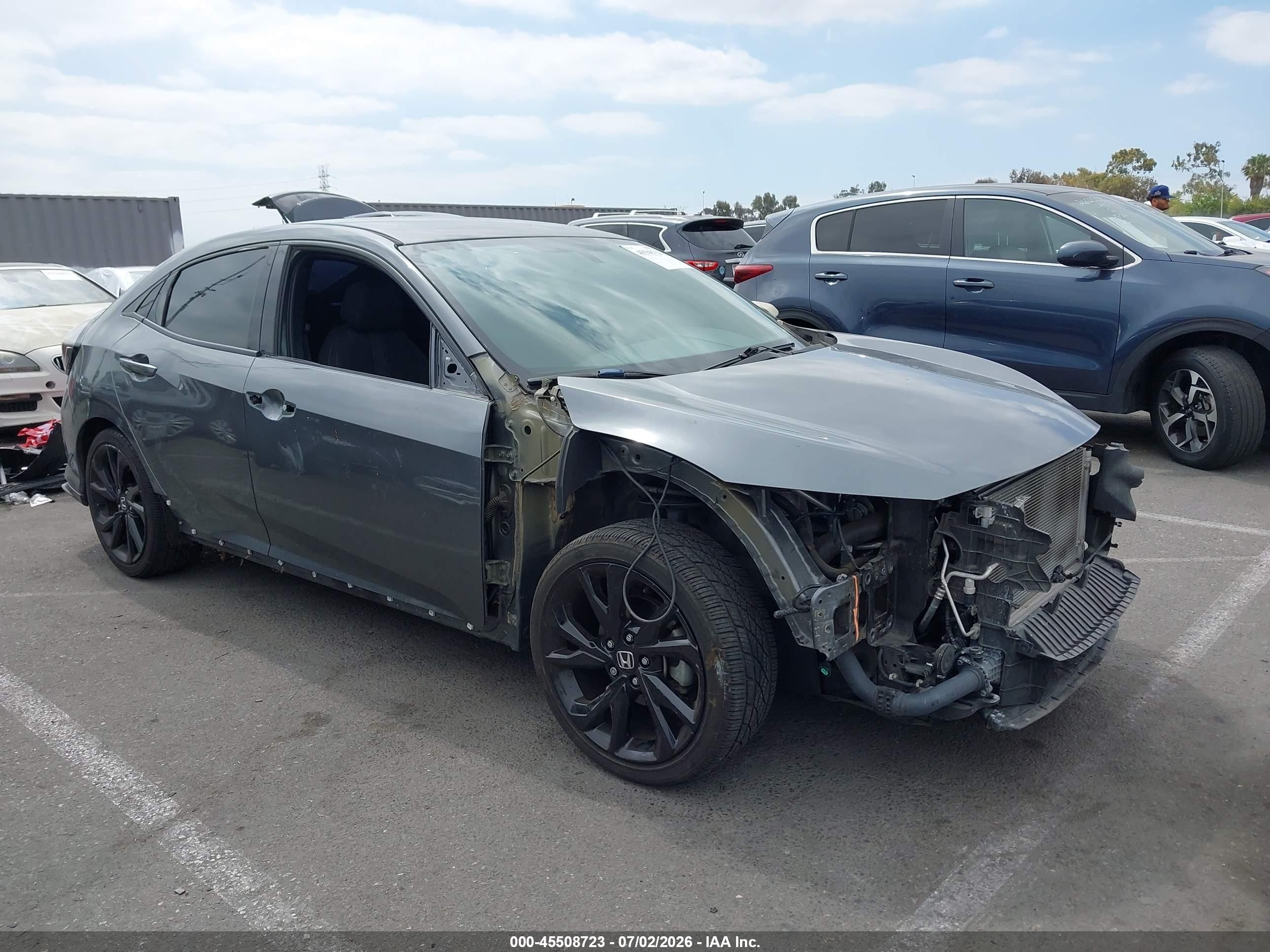 2017 Honda Civic Sport, VIN SHHFK7H45HU420272 — Front end