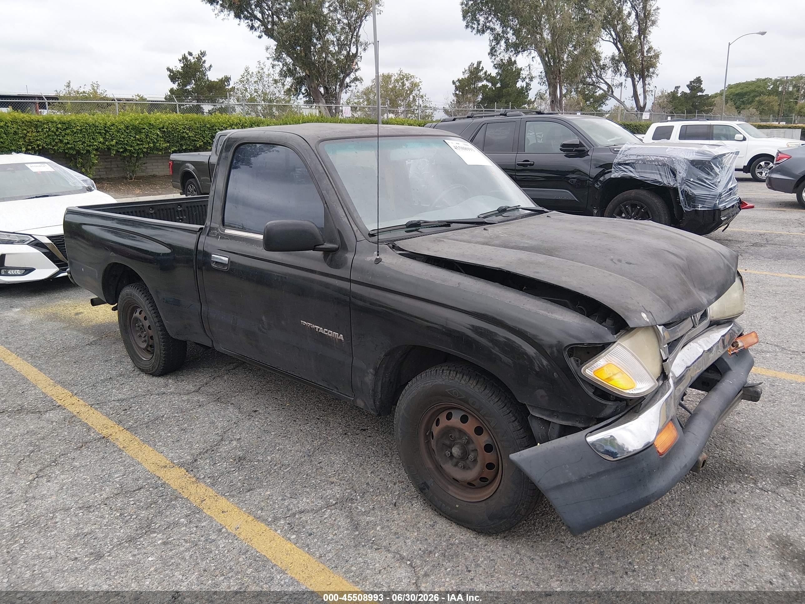 1999 Toyota Tacoma, VIN 4TANL42N2XZ431924 — Перед