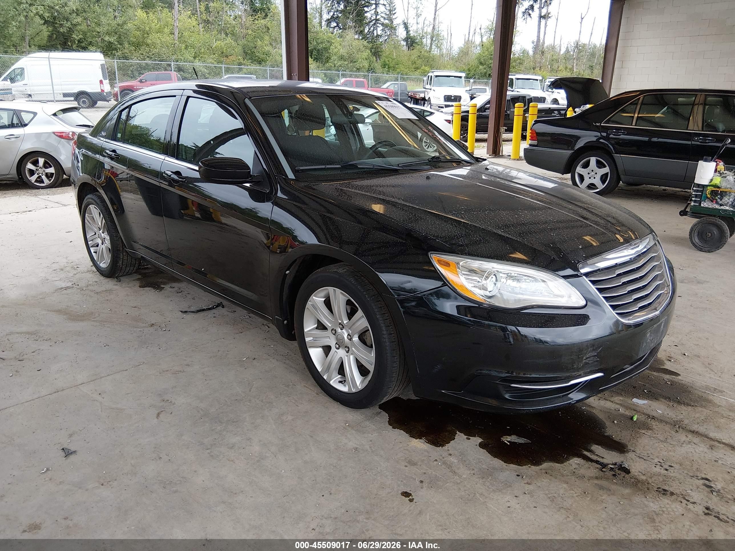 2013 Chrysler 200 LX, VIN 1C3CCBAB4DN764348 — Rear end
