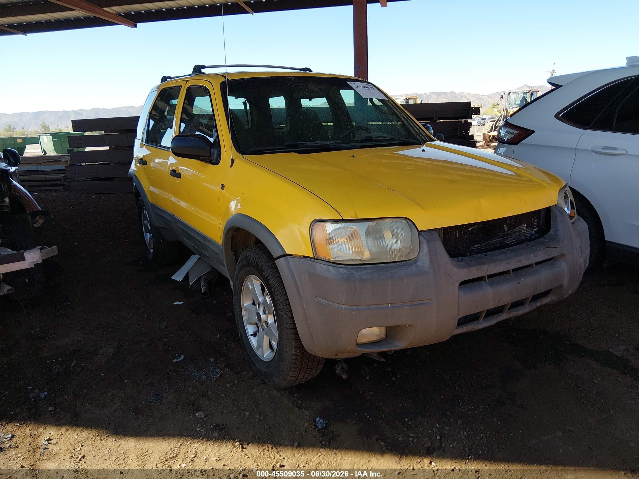 2001 Ford Escape XLT, VIN 1FMYU04181KB81022 — Зад