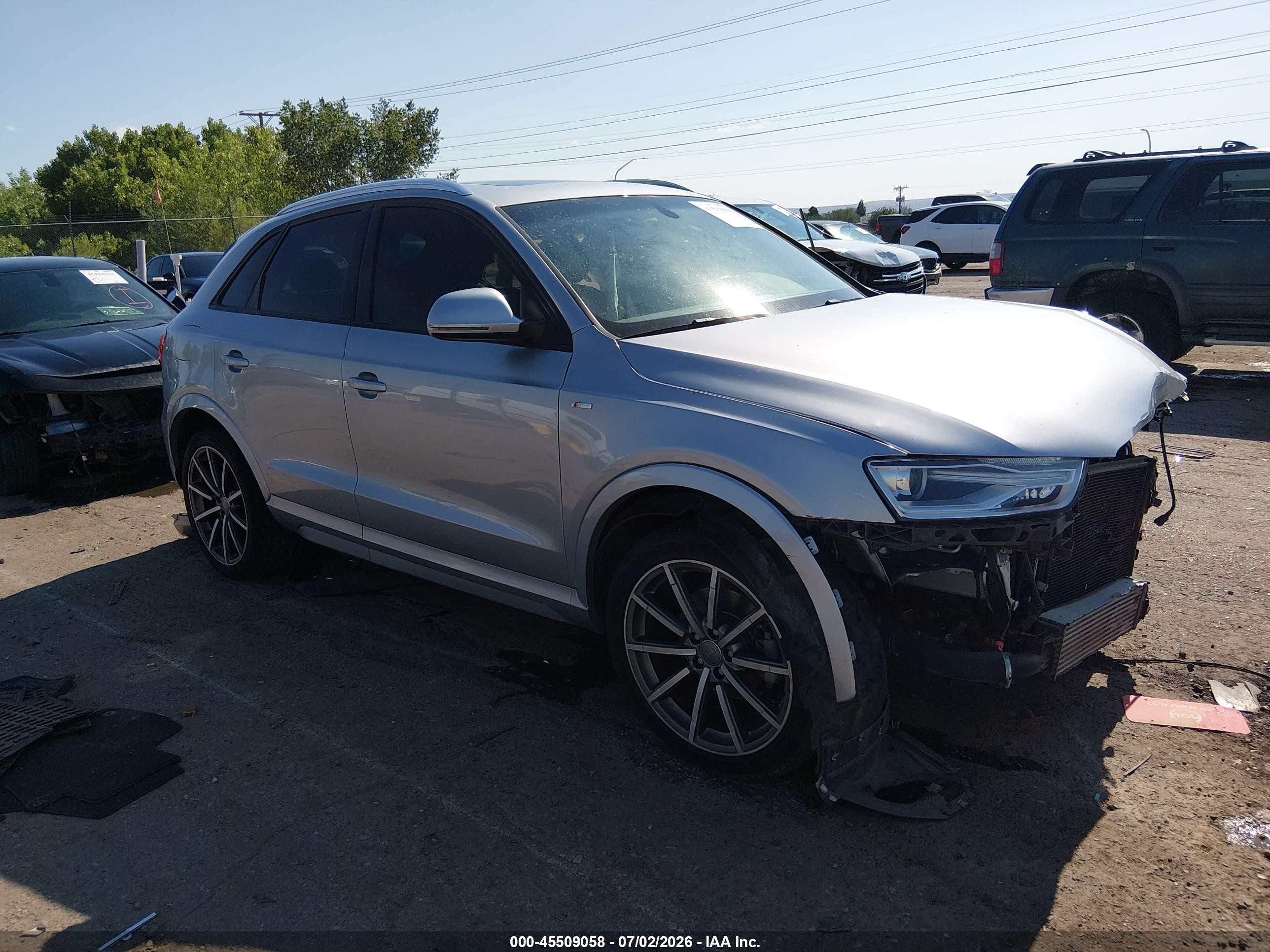 2018 Audi Q3 Premium, VIN WA1BCCFSXJR030902 — Front end