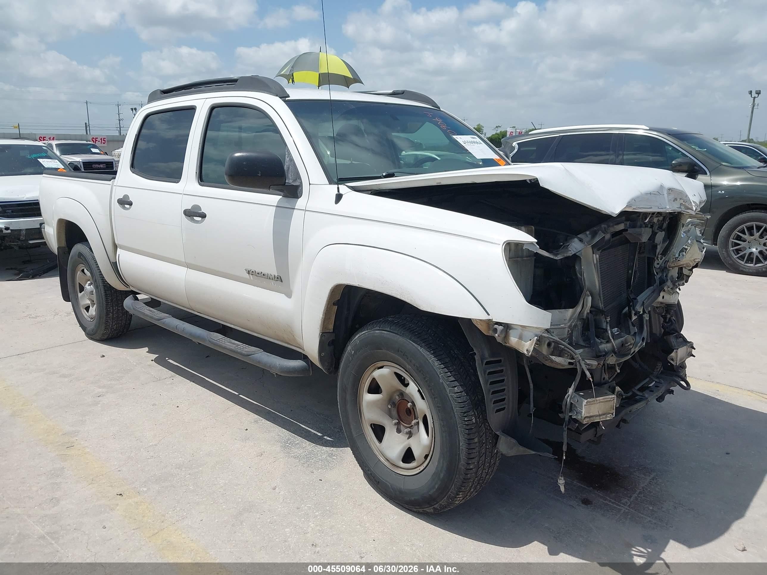 2010 Toyota Tacoma PreRunner, VIN 3TMJU4GN4AM092956 — Перед