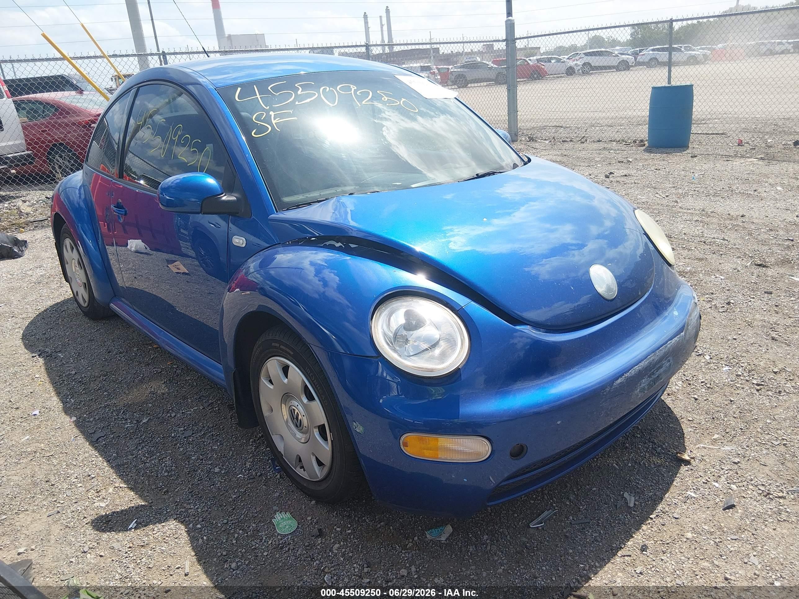 2003 Volkswagen Beetle GL, VIN 3VWBK21C03M426874 — Front end