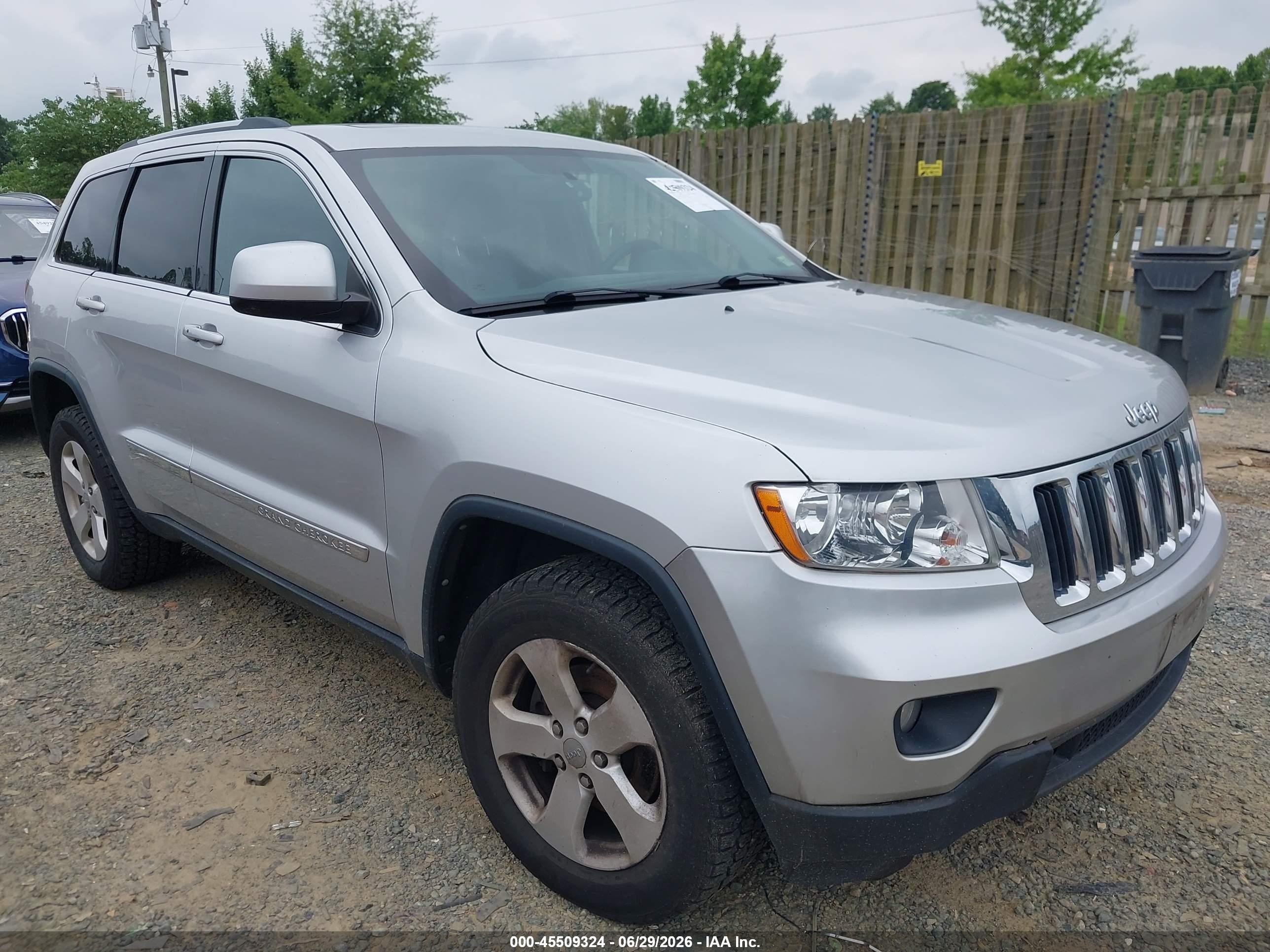 2013 Jeep Grand Cherokee Laredo, VIN 1C4RJFAGXDC634116 — Normal wear