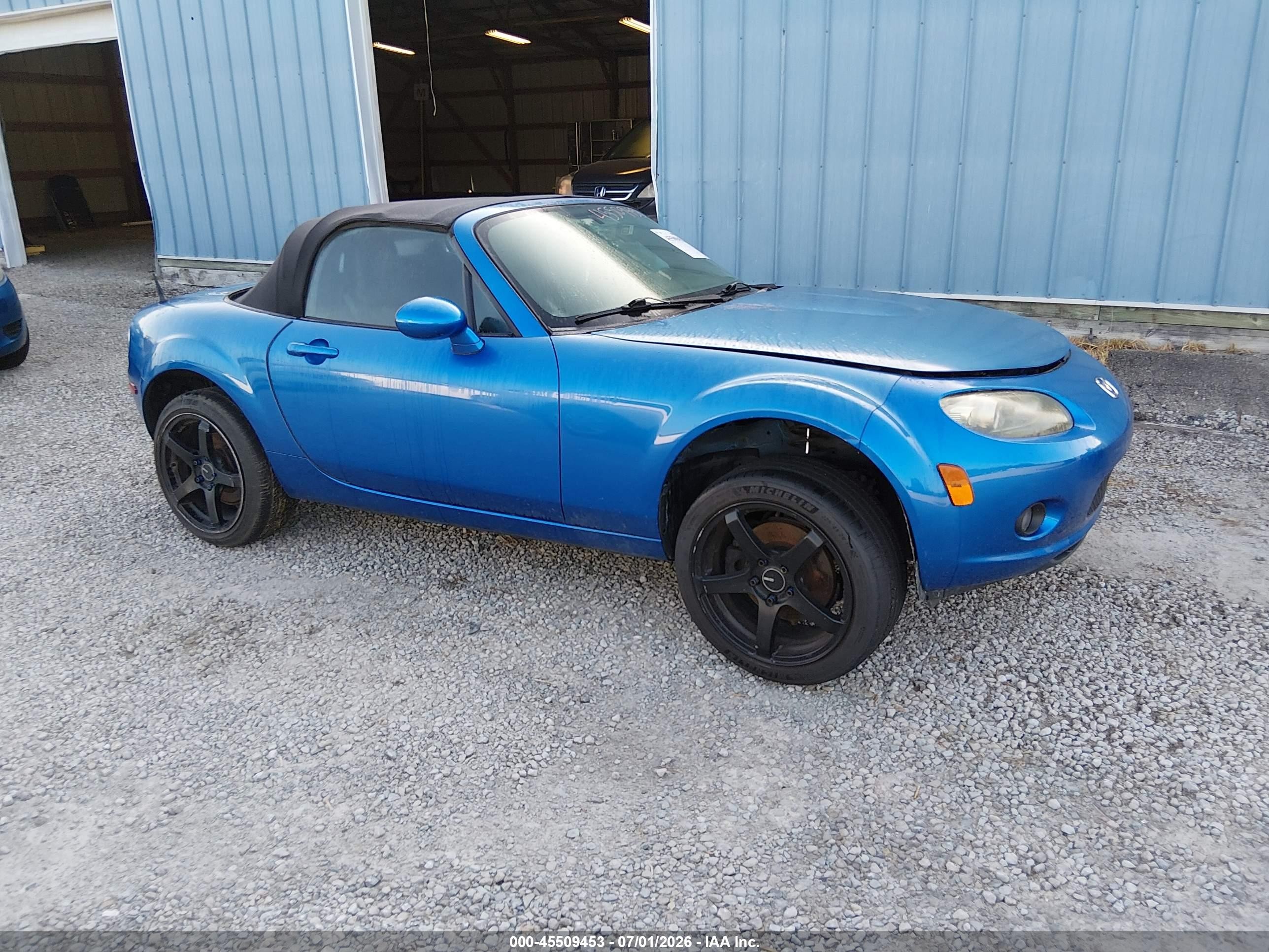 2006 Mazda MX-5 Miata Grand Touring, VIN JM1NC25F660105205 — Normal wear