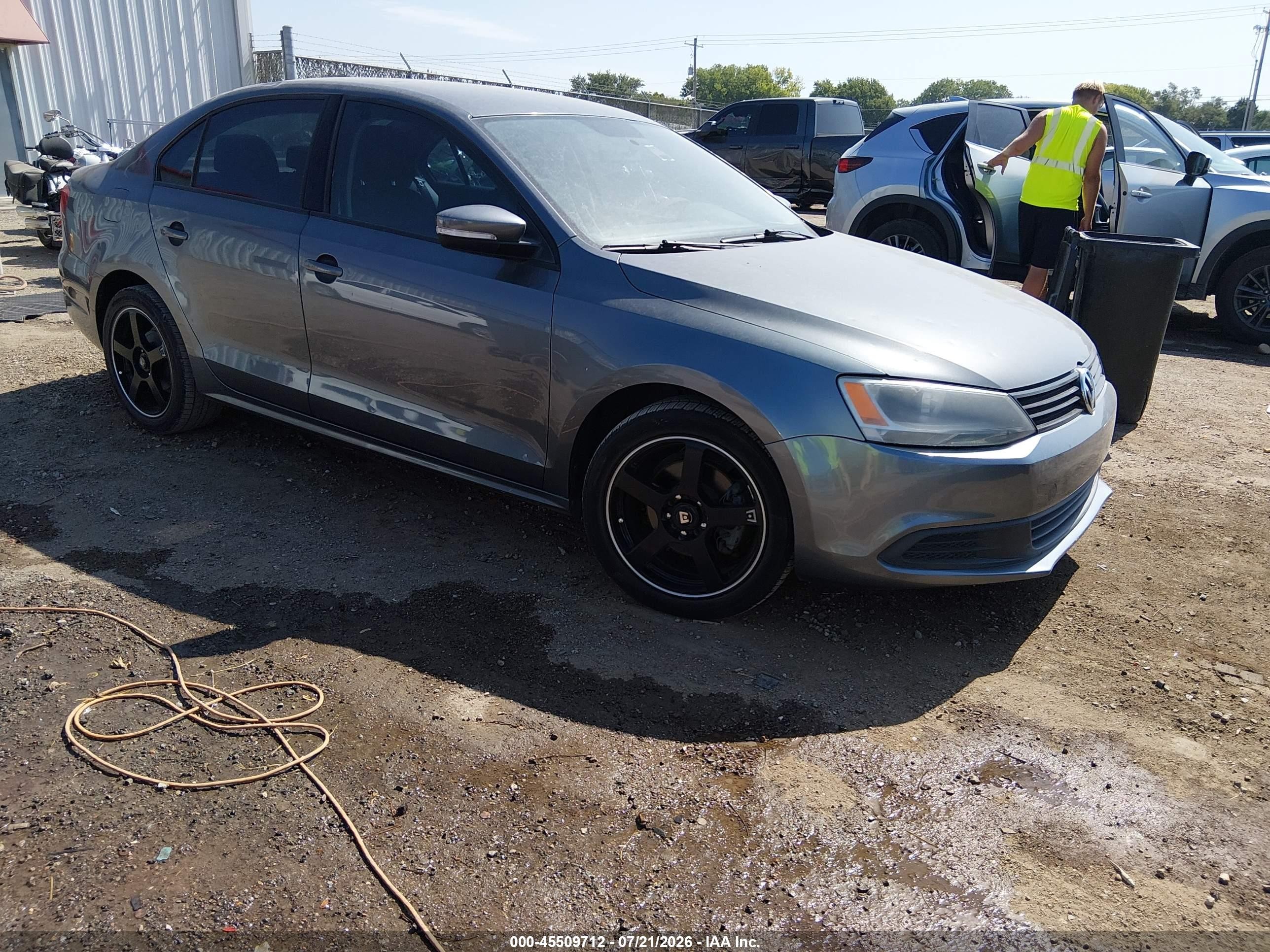 2011 Volkswagen Jetta SE, VIN 3VWDZ7AJ9BM355088 — Hail