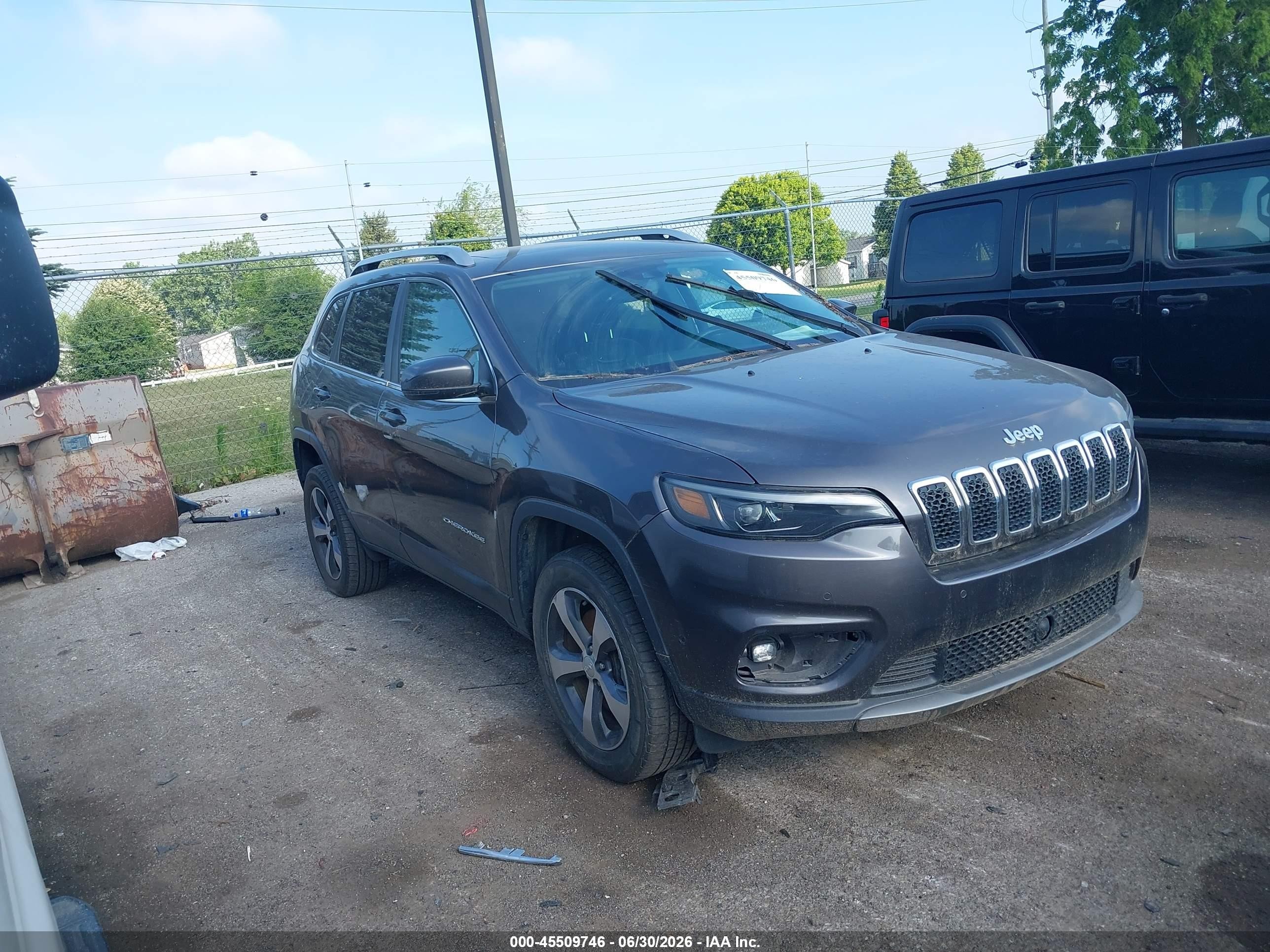 2019 Jeep Cherokee Limited, VIN 1C4PJMDN9KD169213 — Normal wear