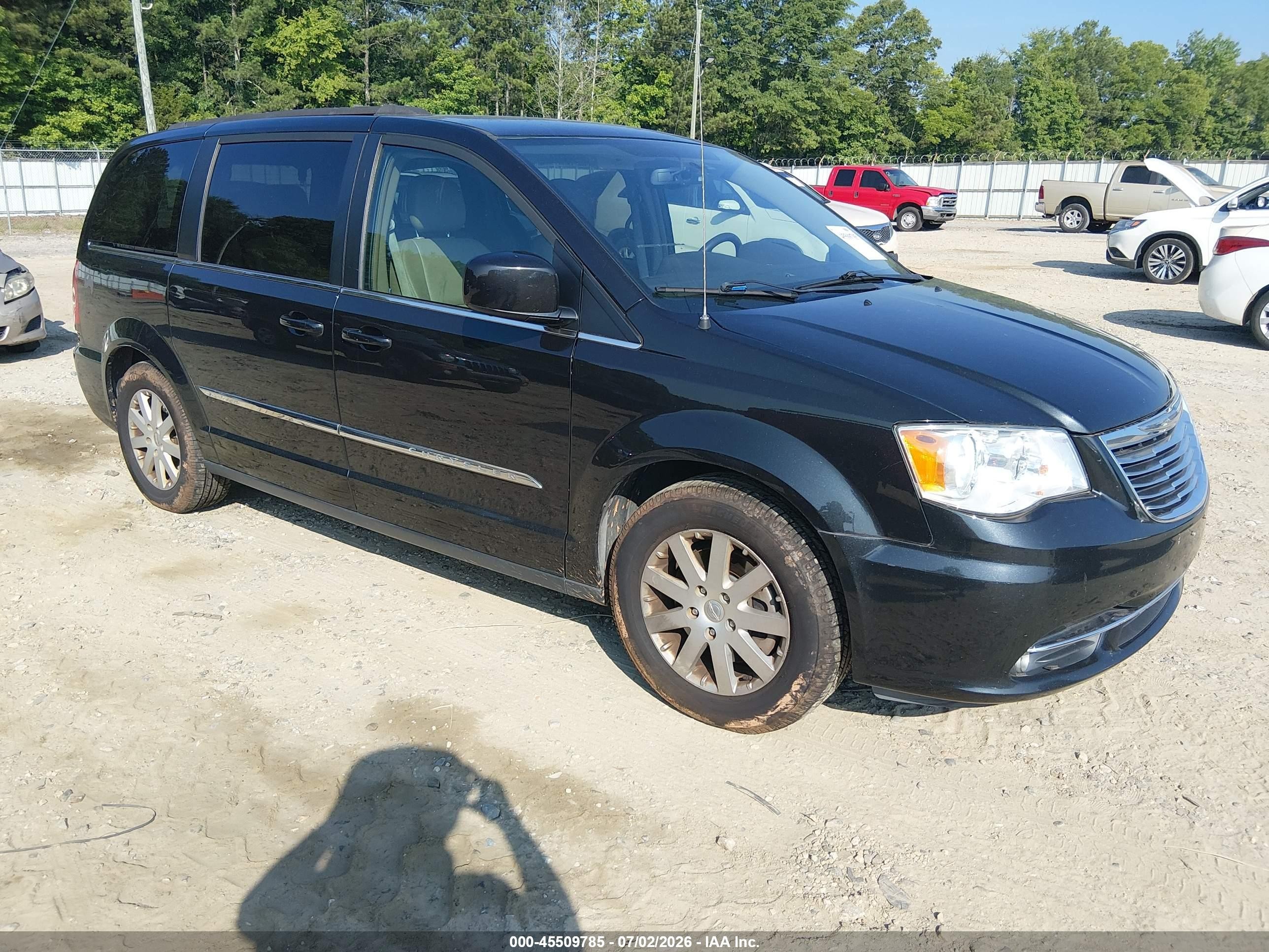 2016 Chrysler Town & Country Touring, VIN 2C4RC1BG8GR291006 — Normal wear