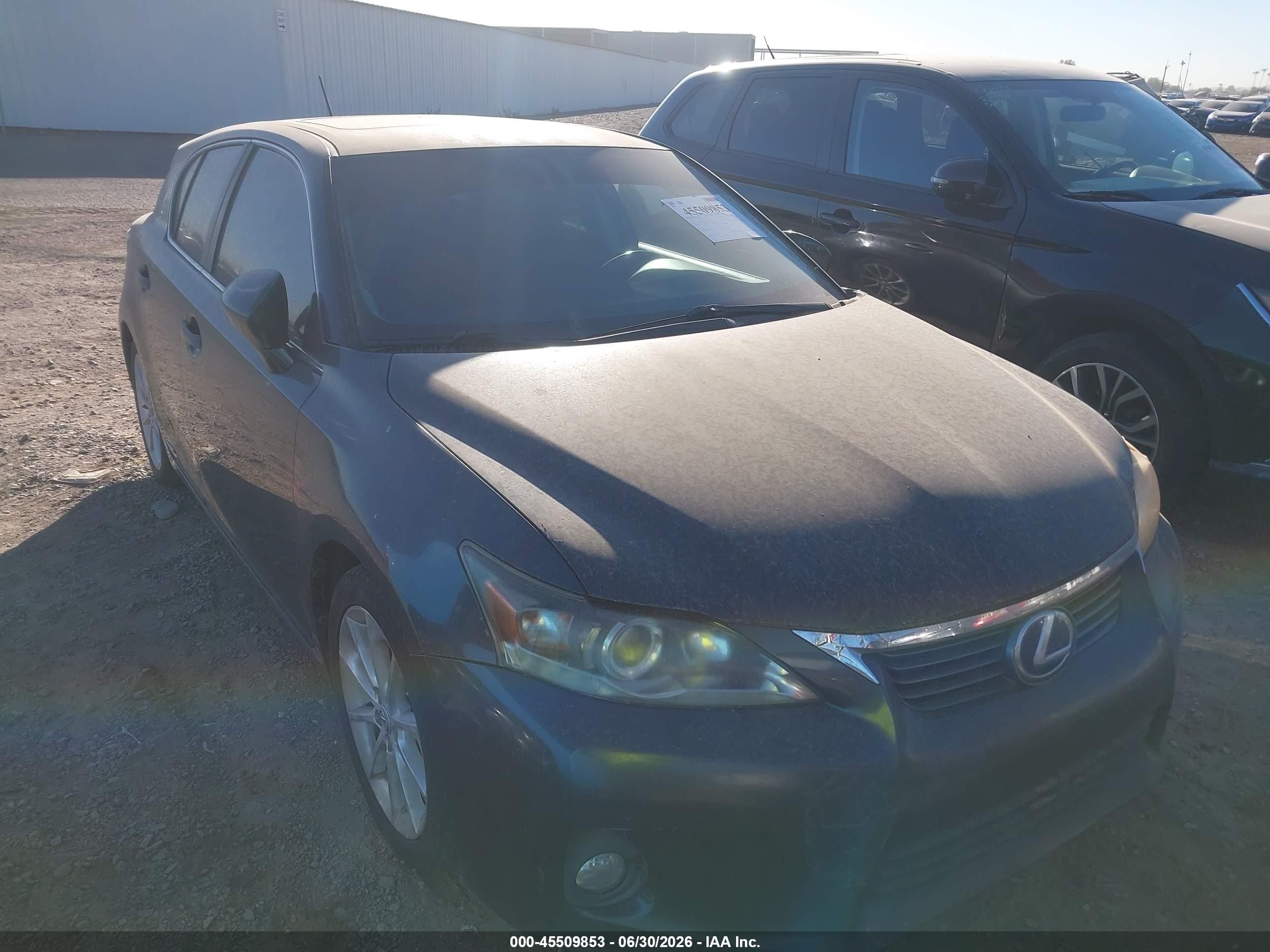 2011 Lexus CT 200h Premium, VIN JTHKD5BH9B2031105 — Normal wear