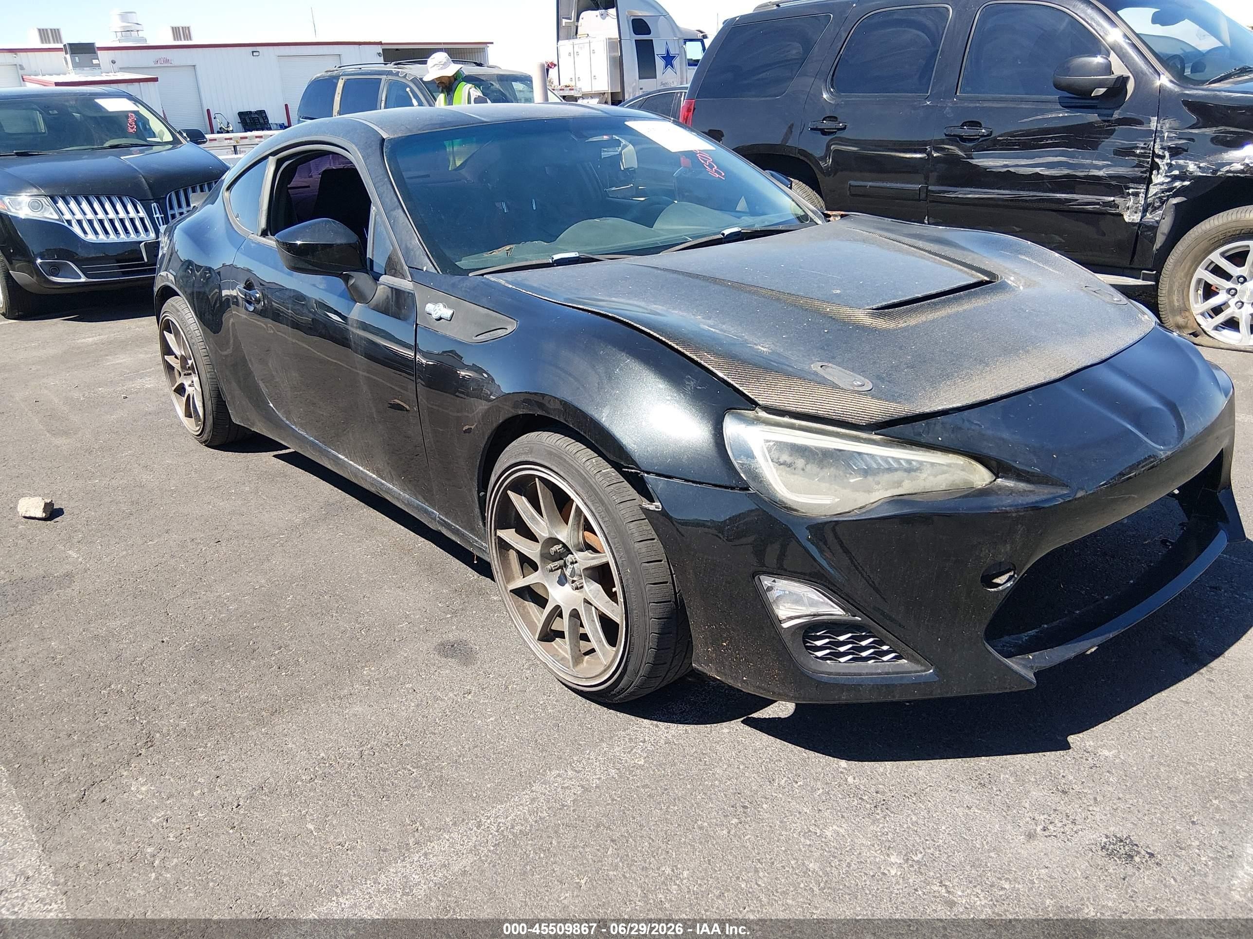 2014 Scion FR-S, VIN JF1ZNAA15E9704371 — Normal wear