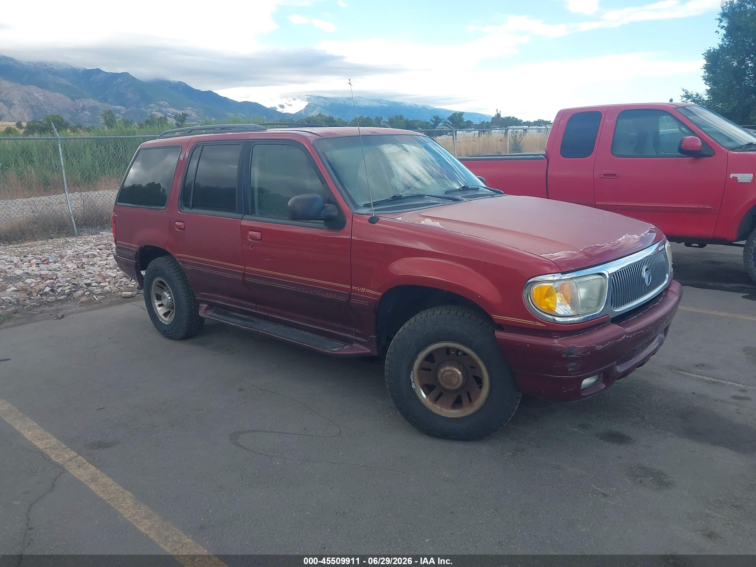 1998 Mercury Mountaineer, VIN 4M2ZU55P6WUJ38426 — Normal wear
