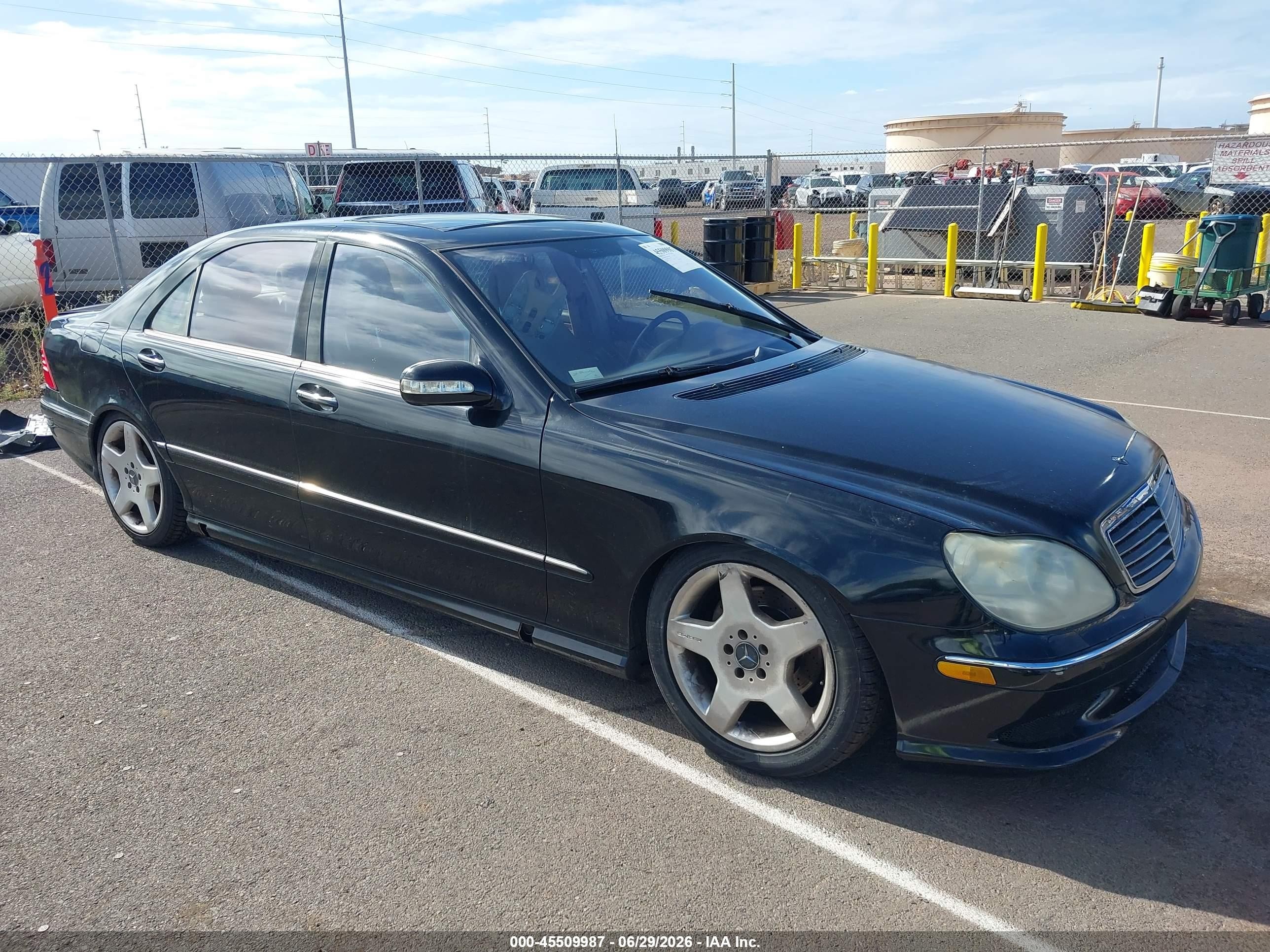 2004 Mercedes-Benz S 500, VIN WDBNG75J94A426070 — Normal wear
