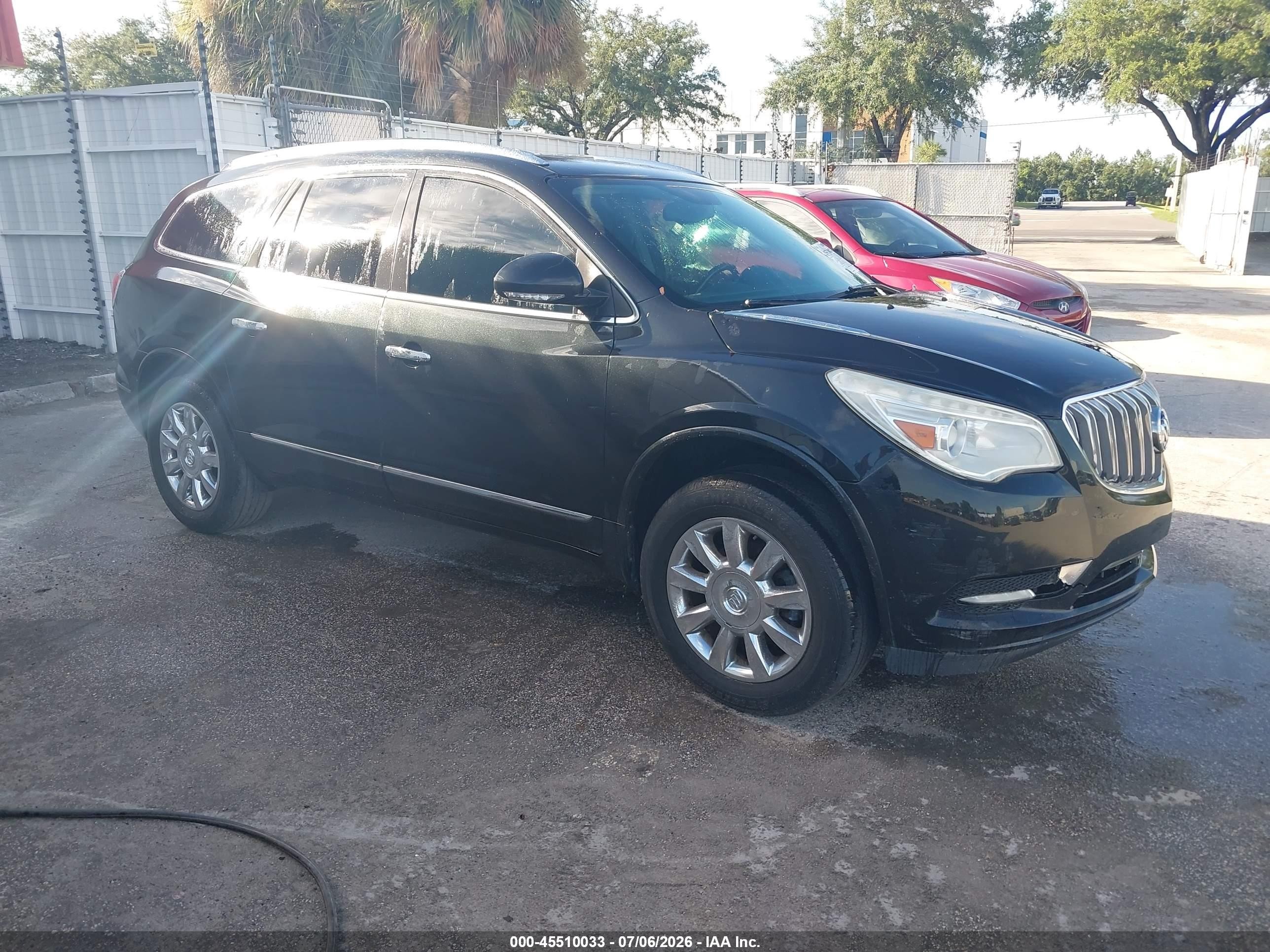 2013 Buick Enclave Leather, VIN 5GAKRCKD3DJ140187 — Front end