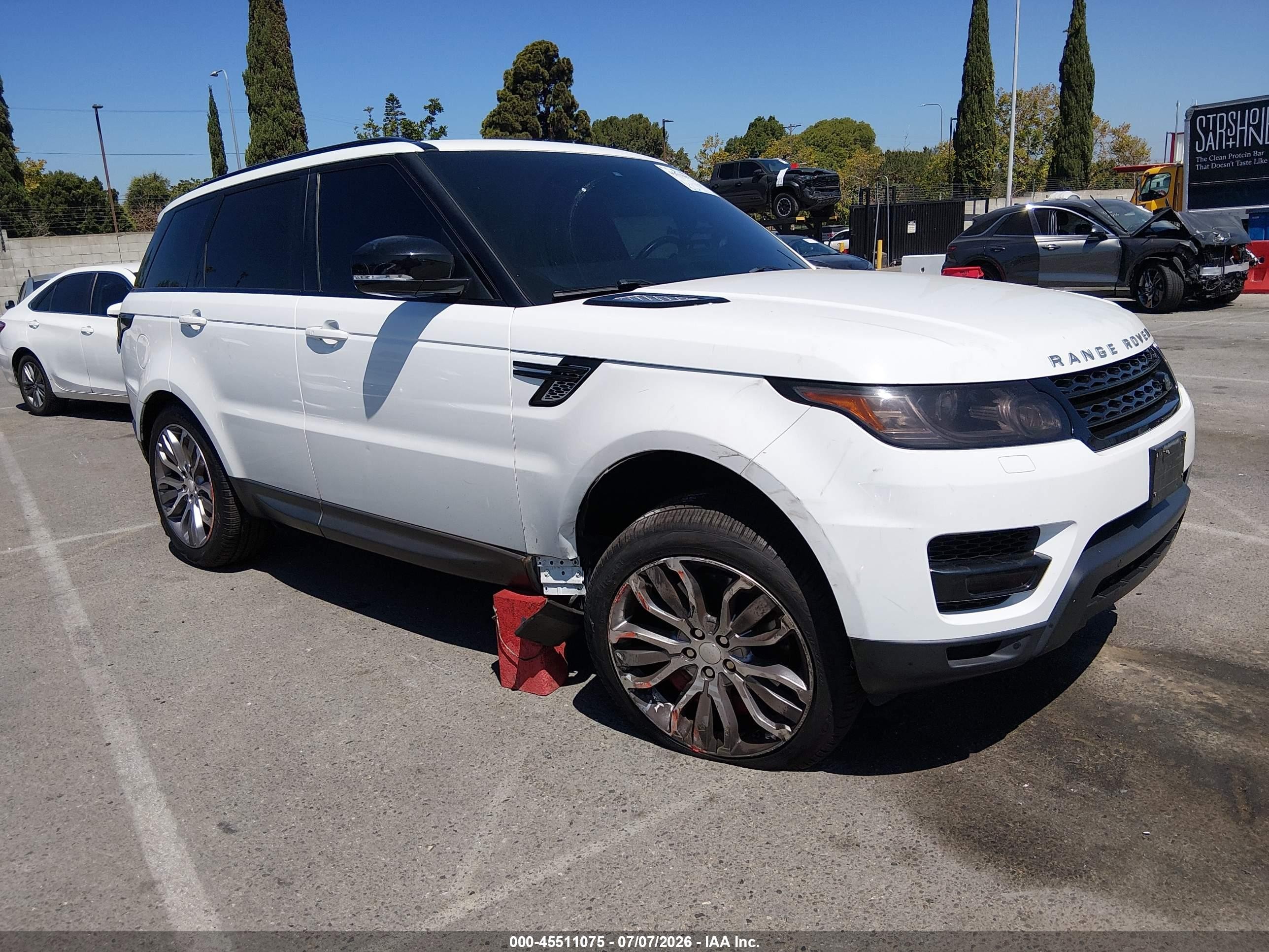 2015 Land Rover Range Rover Sport Supercharged, VIN SALWR2TFXFA612827 — Front end