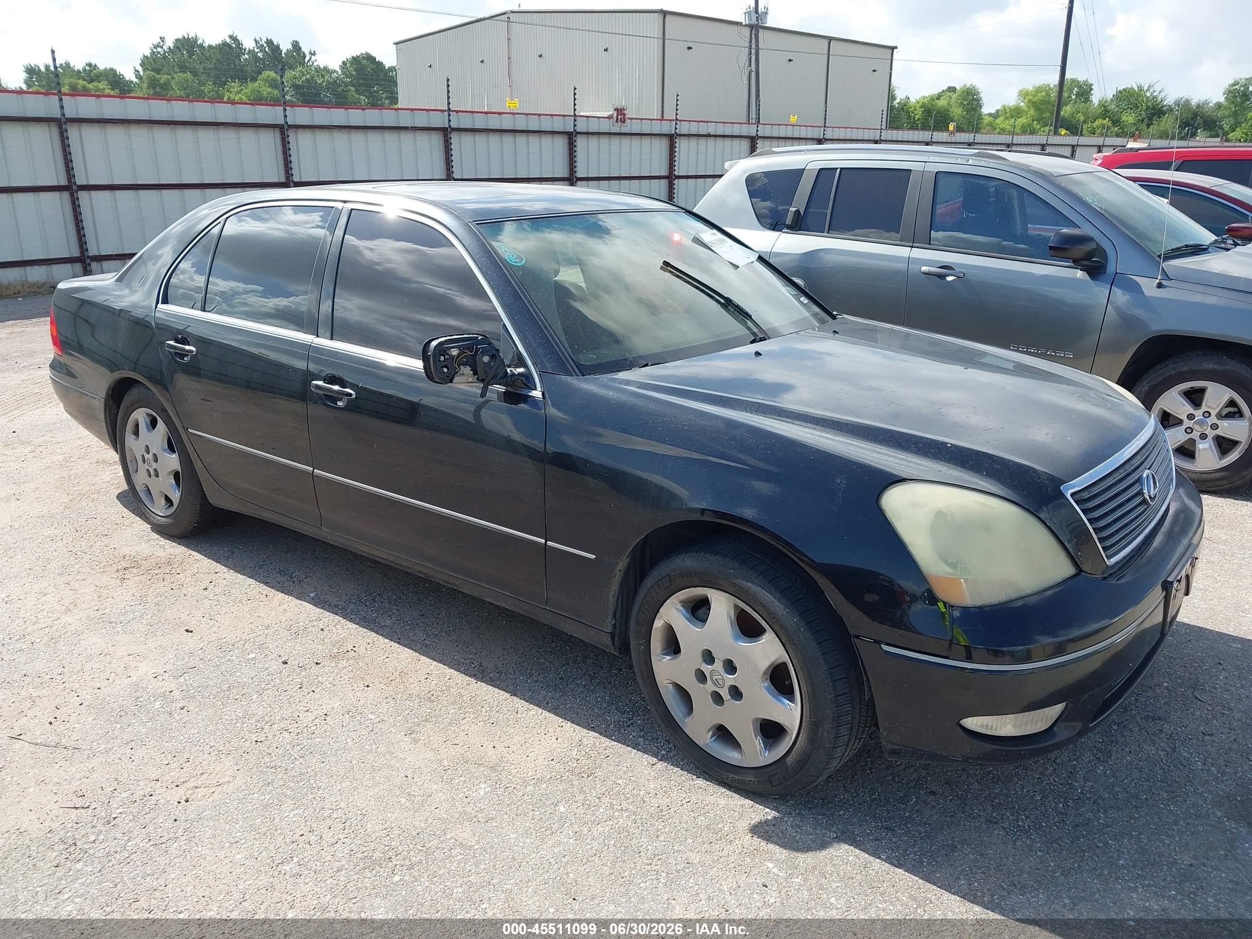 2001 Lexus LS 430, VIN JTHBN30F310001885 — Normal wear