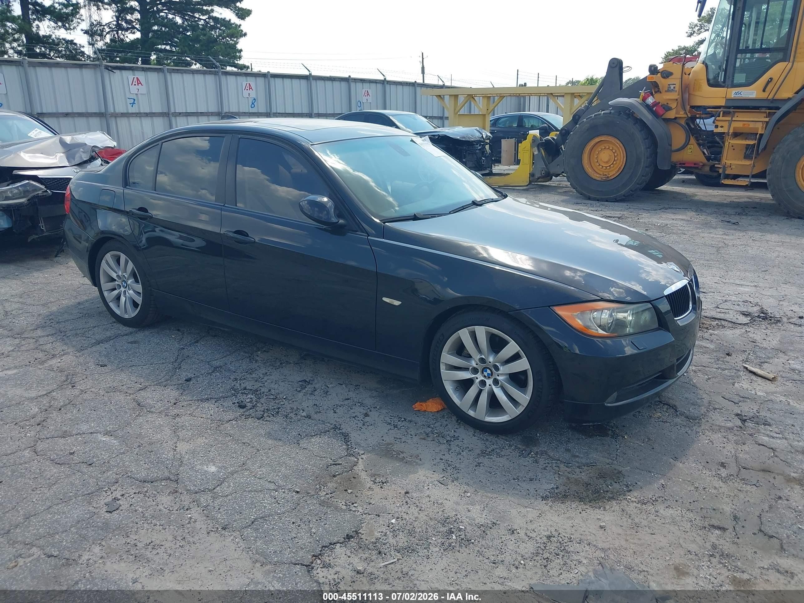 2007 BMW 3 Series 328i, VIN WBAVA37537NL16024 — Side