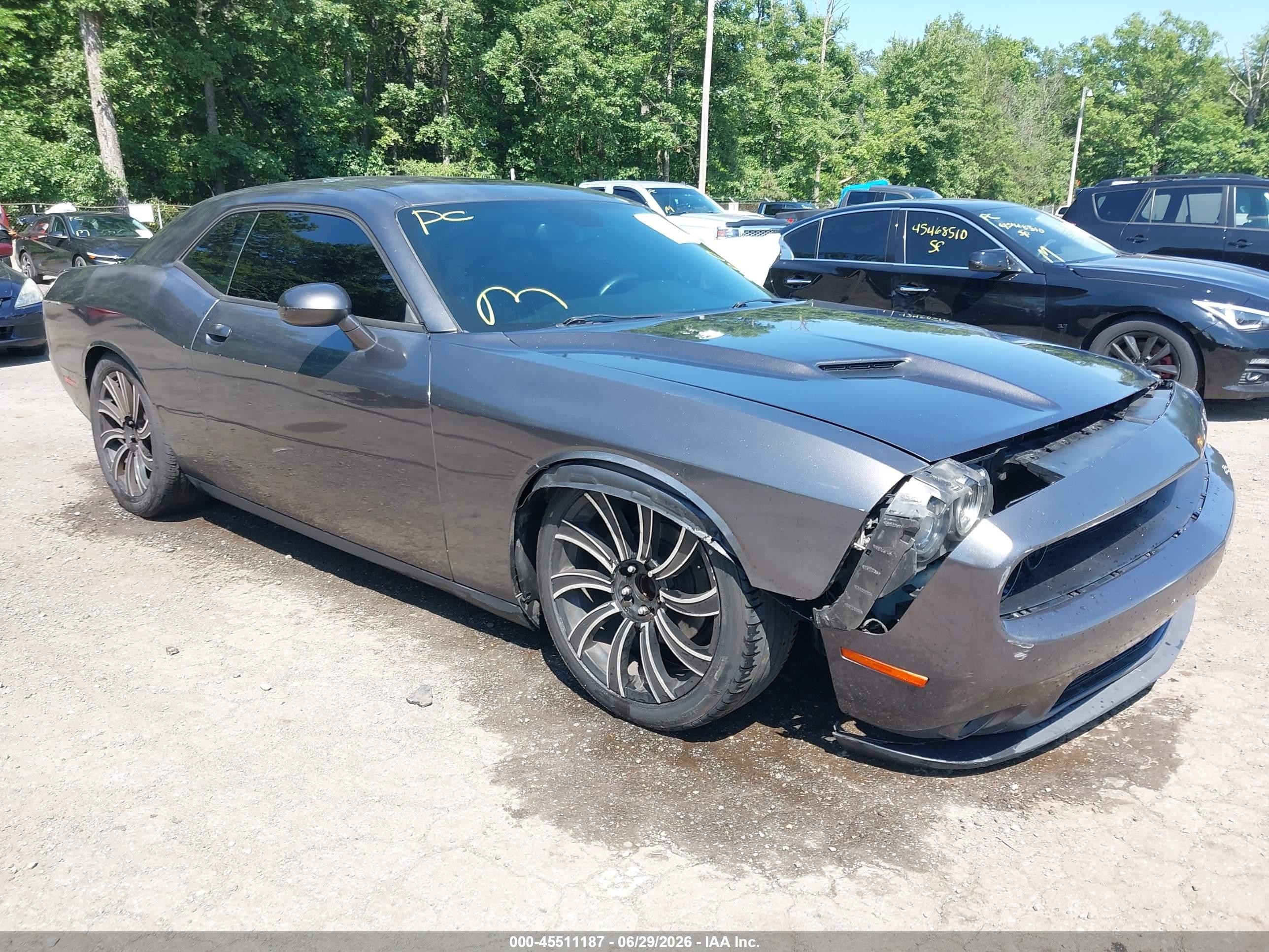 2015 Dodge Challenger SXT, VIN 2C3CDZAG5FH821038 — Front end