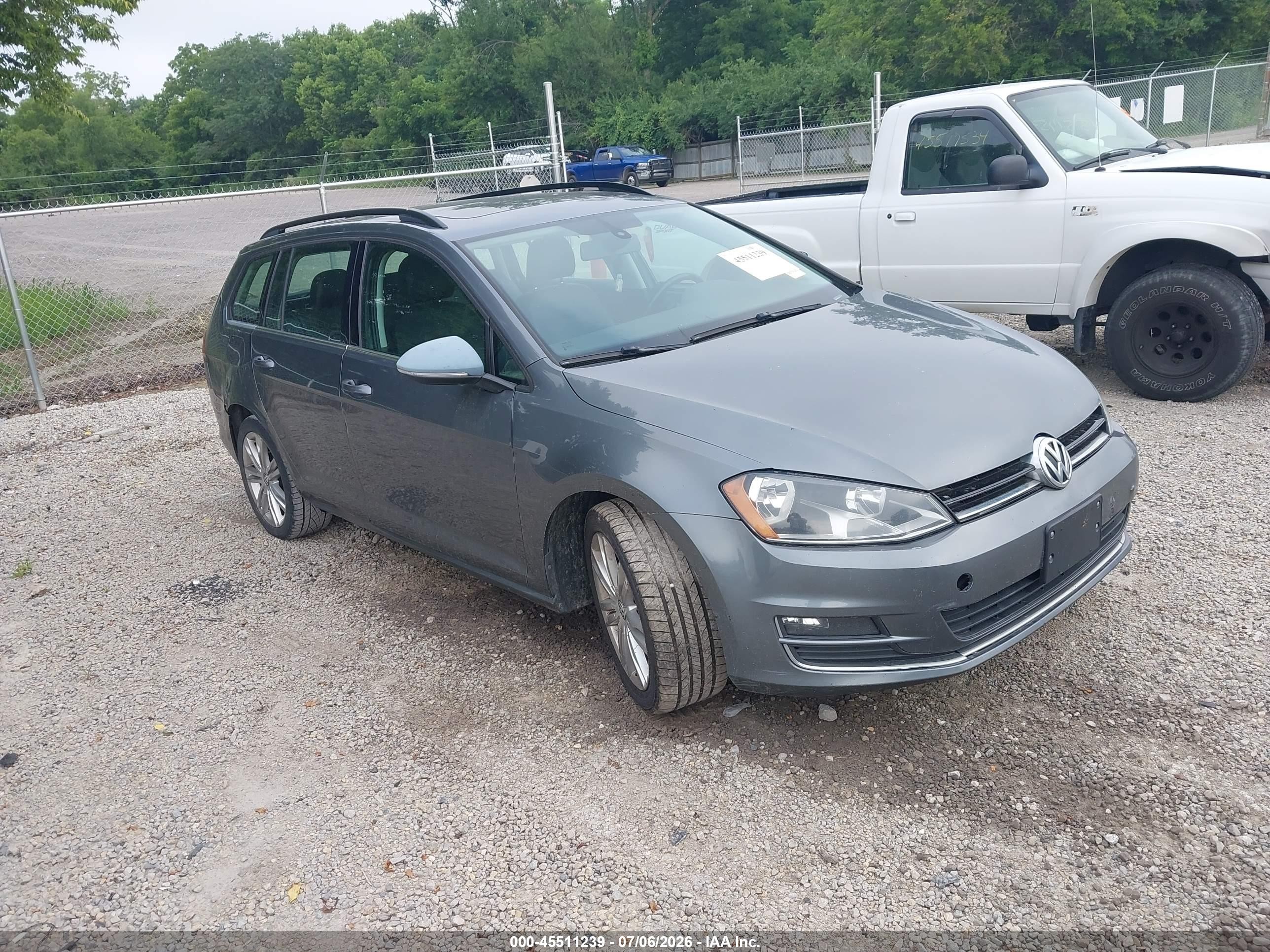 2015 Volkswagen Golf S, VIN 3VWCA7AU3FM503769 — Normal wear