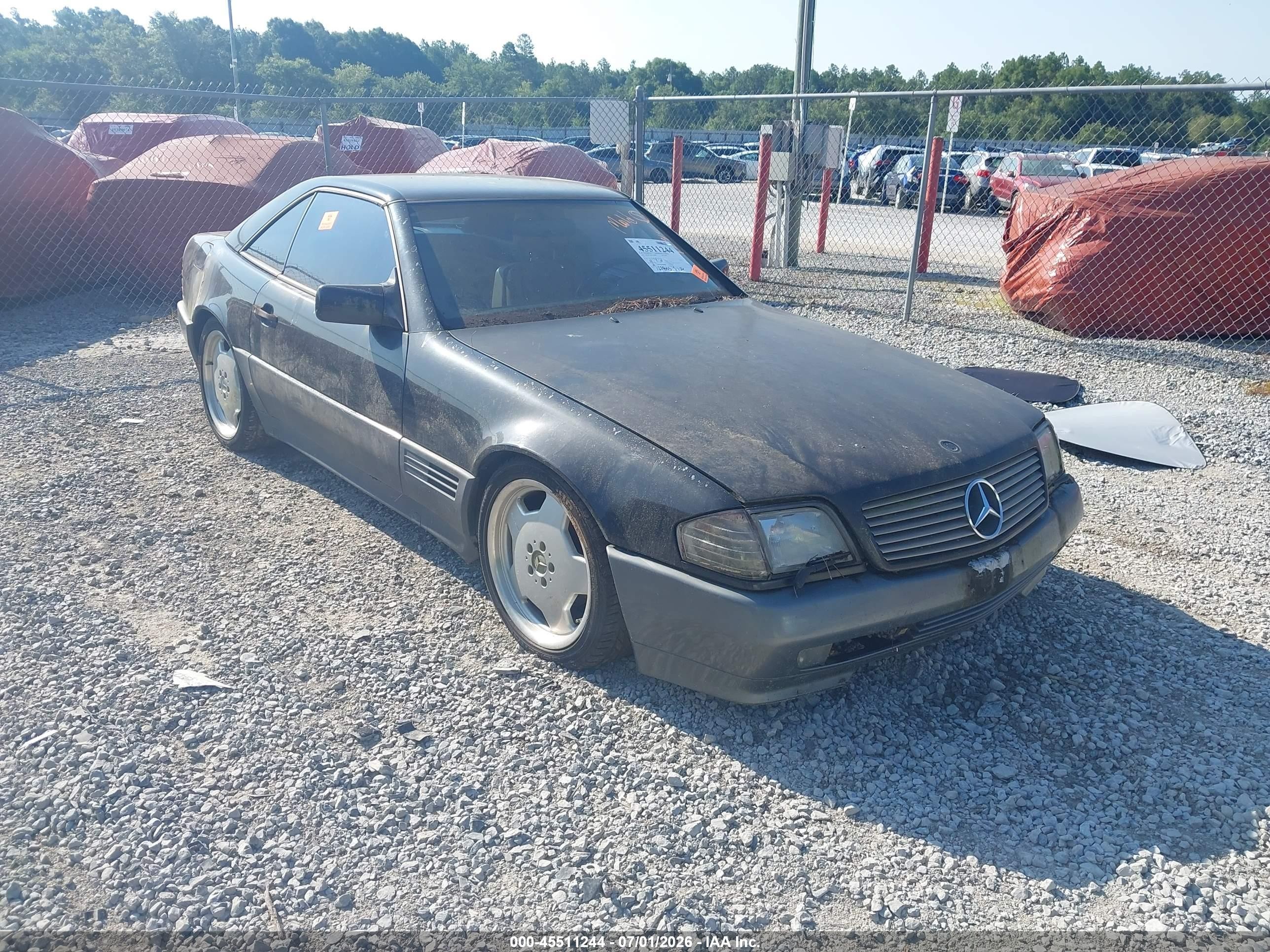 1992 Mercedes-Benz 500, VIN WDBFA66E1NF064998 — Normal wear