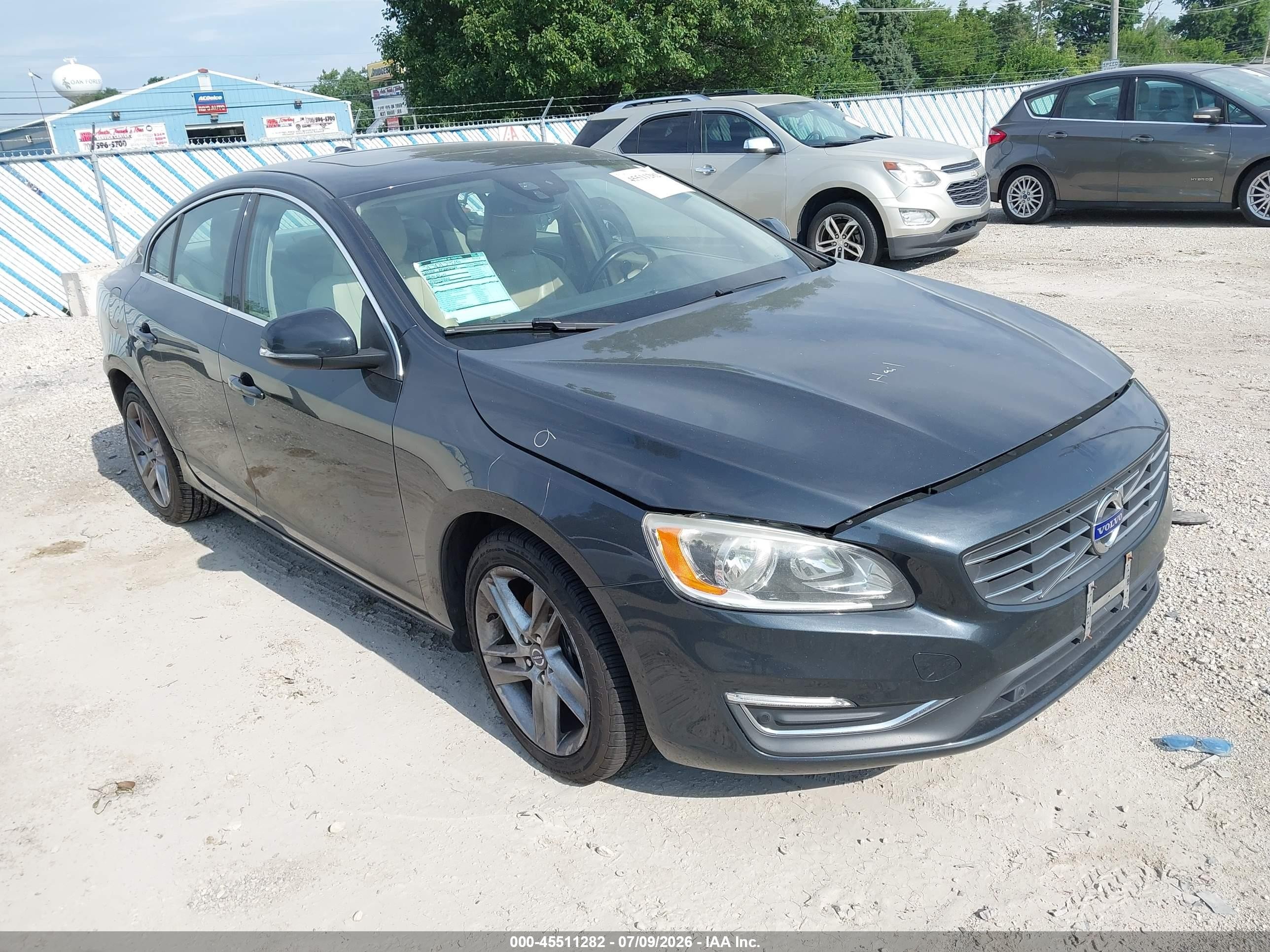 2015 Volvo S60 T5 Drive-E Premier, VIN YV140MFK3F2337643 — Зад