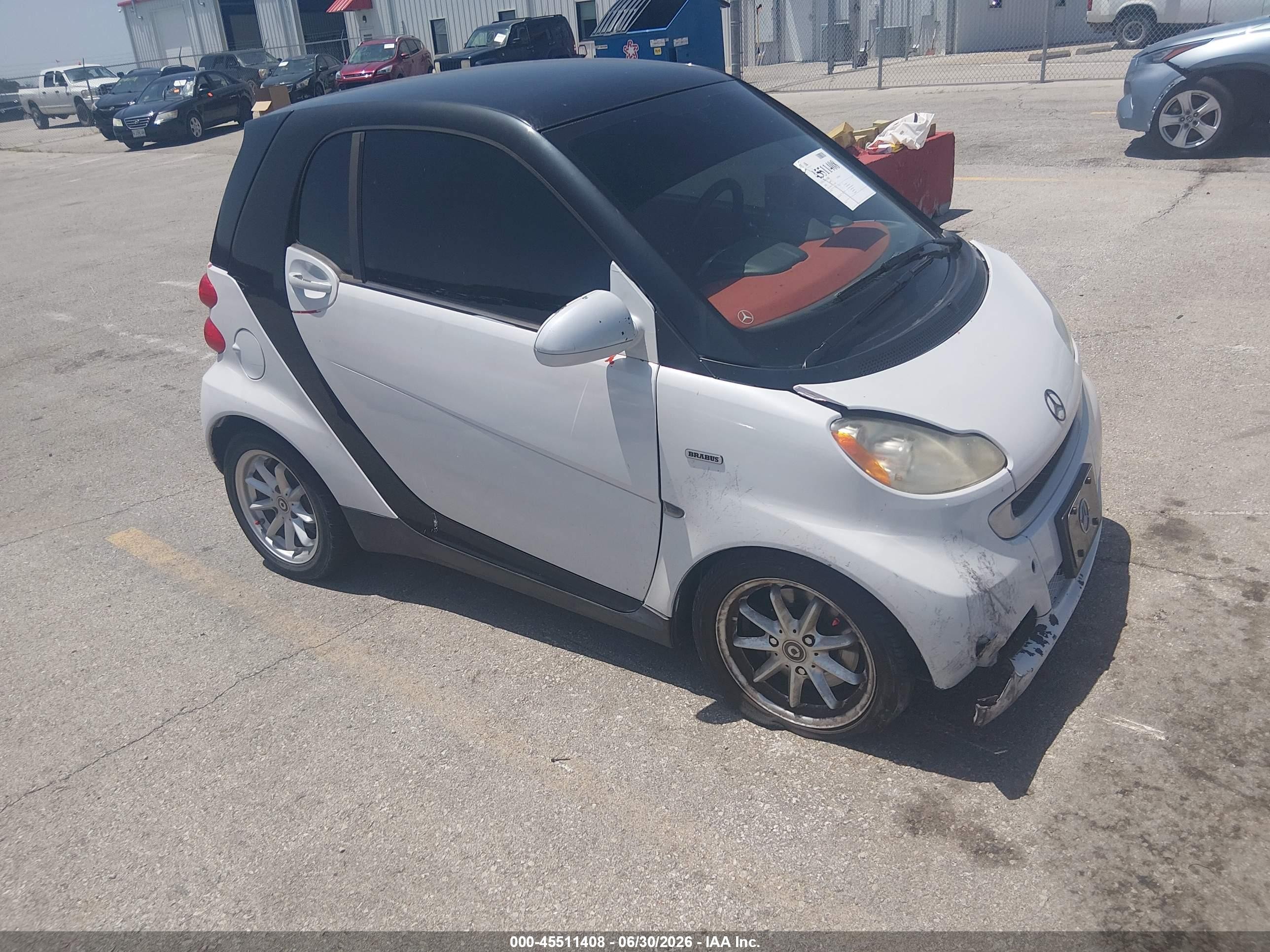 2008 Smart fortwo Pure, VIN WMEEJ31X28K149284 — Пожар в моторном отсеке