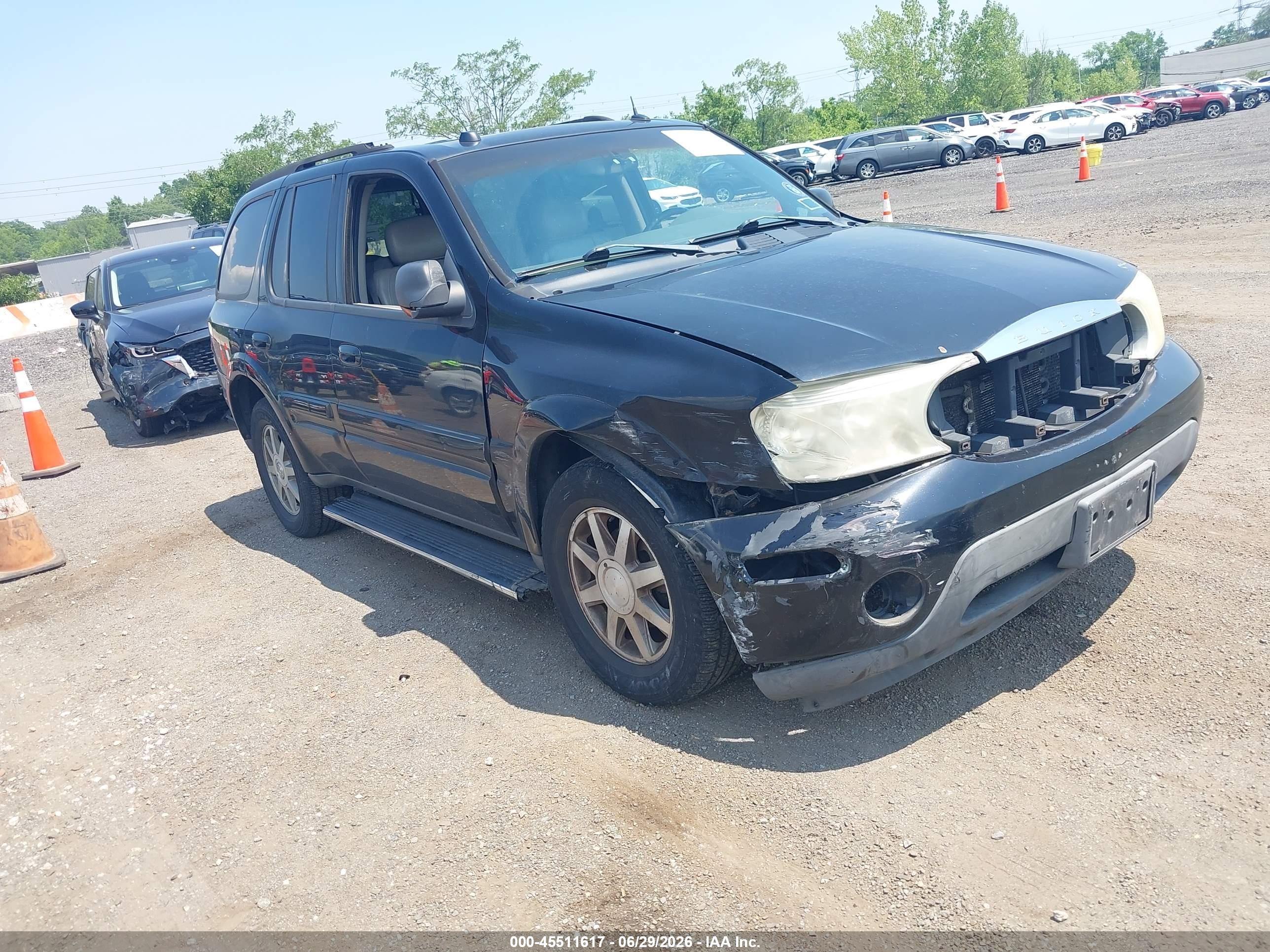 2004 Buick Rainier CXL, VIN 5GADT13S842419608 — Front end
