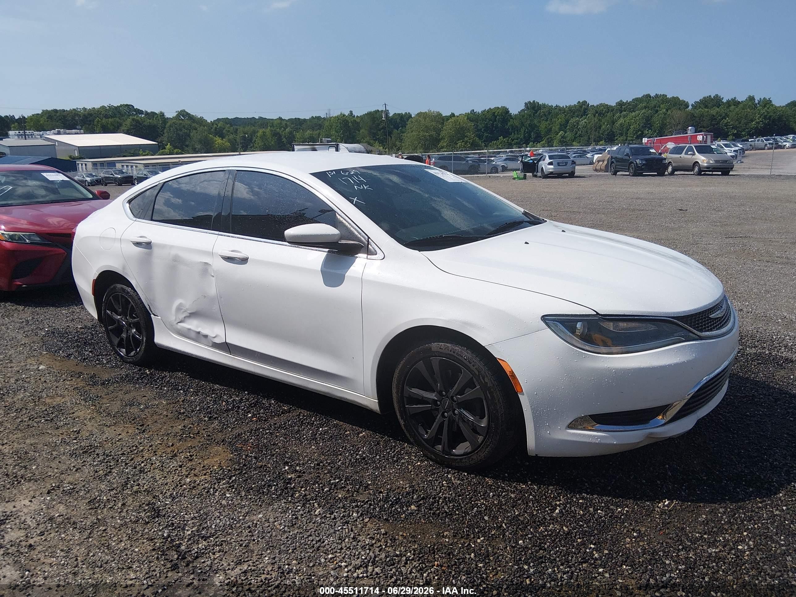 2015 Chrysler 200 Limited, VIN 1C3CCCAB4FN693516 — Normal wear