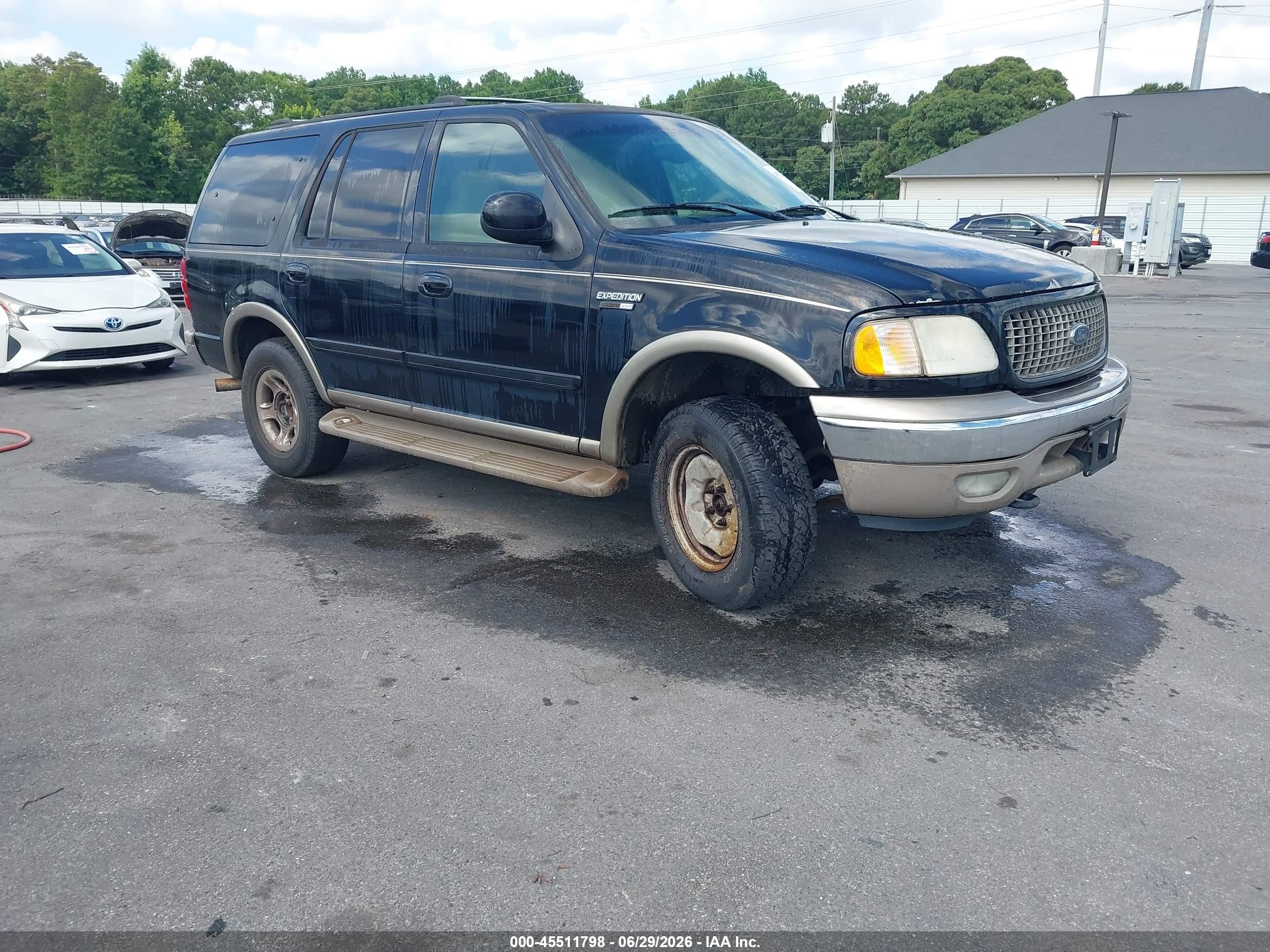 2001 Ford Expedition Eddie Bauer, VIN 1FMPU18L41LA19718 — Normal wear