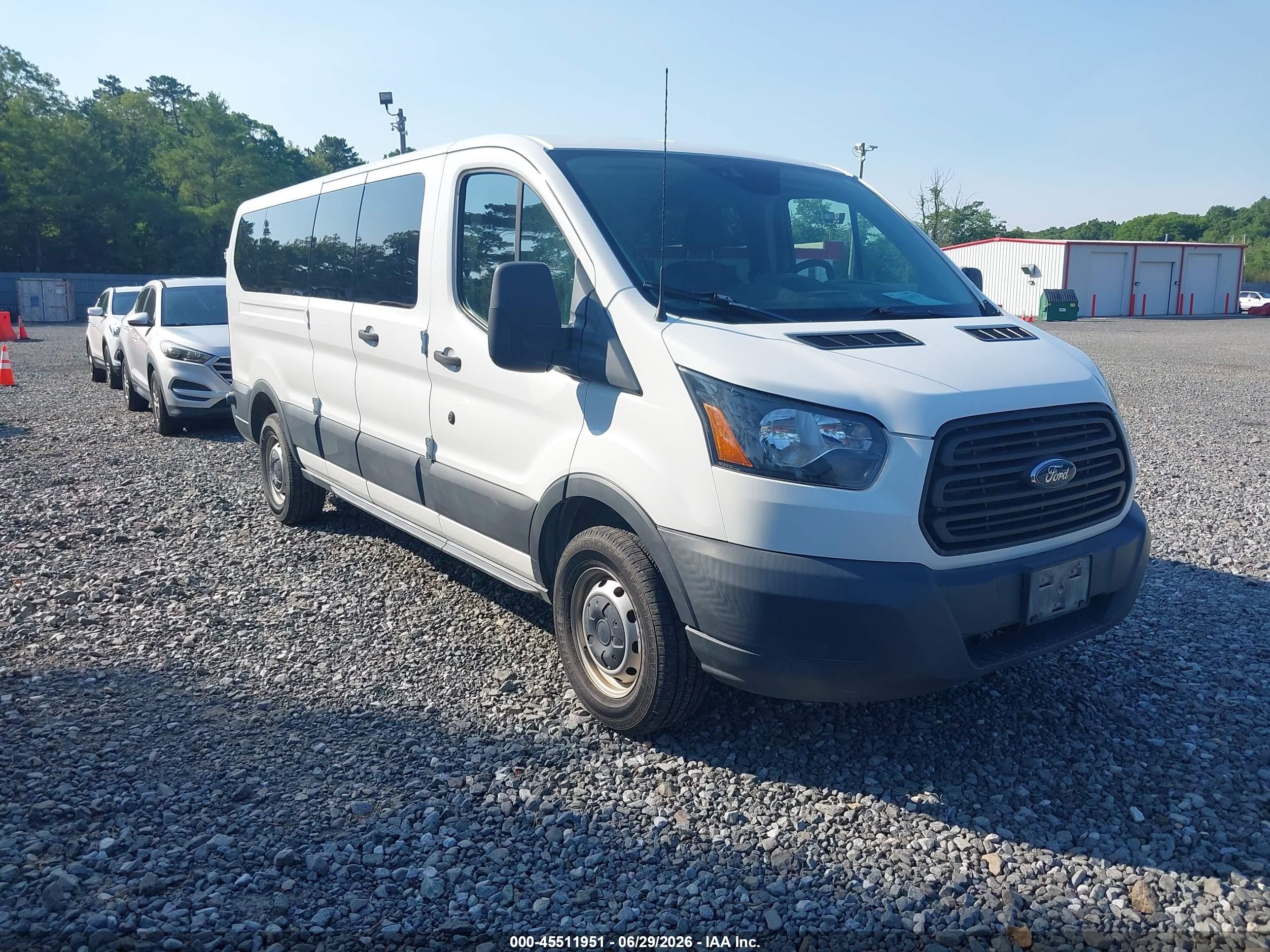 2018 Ford Transit Passenger XL, VIN 1FBZX2ZM8JKB31305 — Normal wear