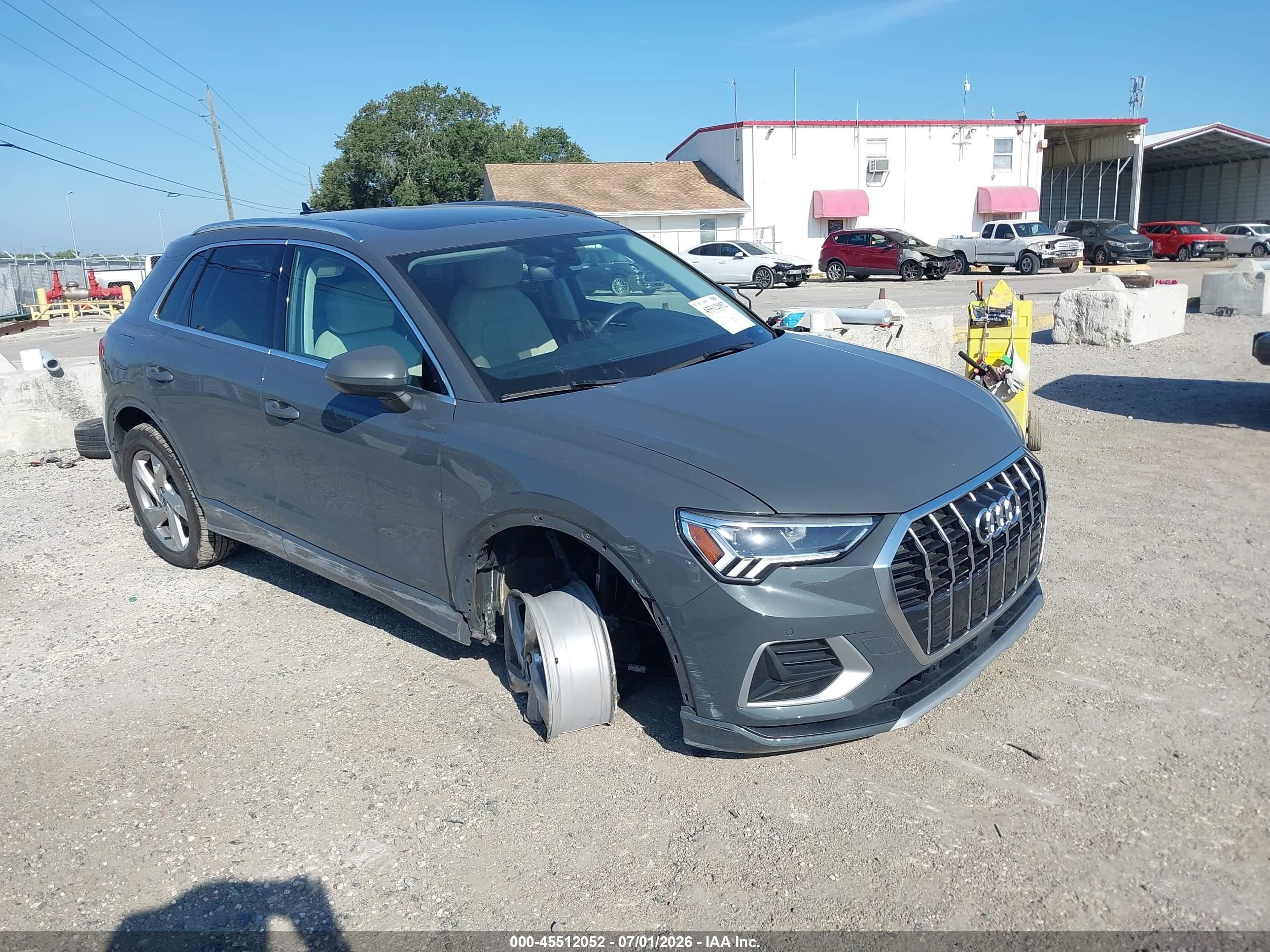2020 Audi Q3 Premium Plus, VIN WA1BECF39L1040504 — Front end