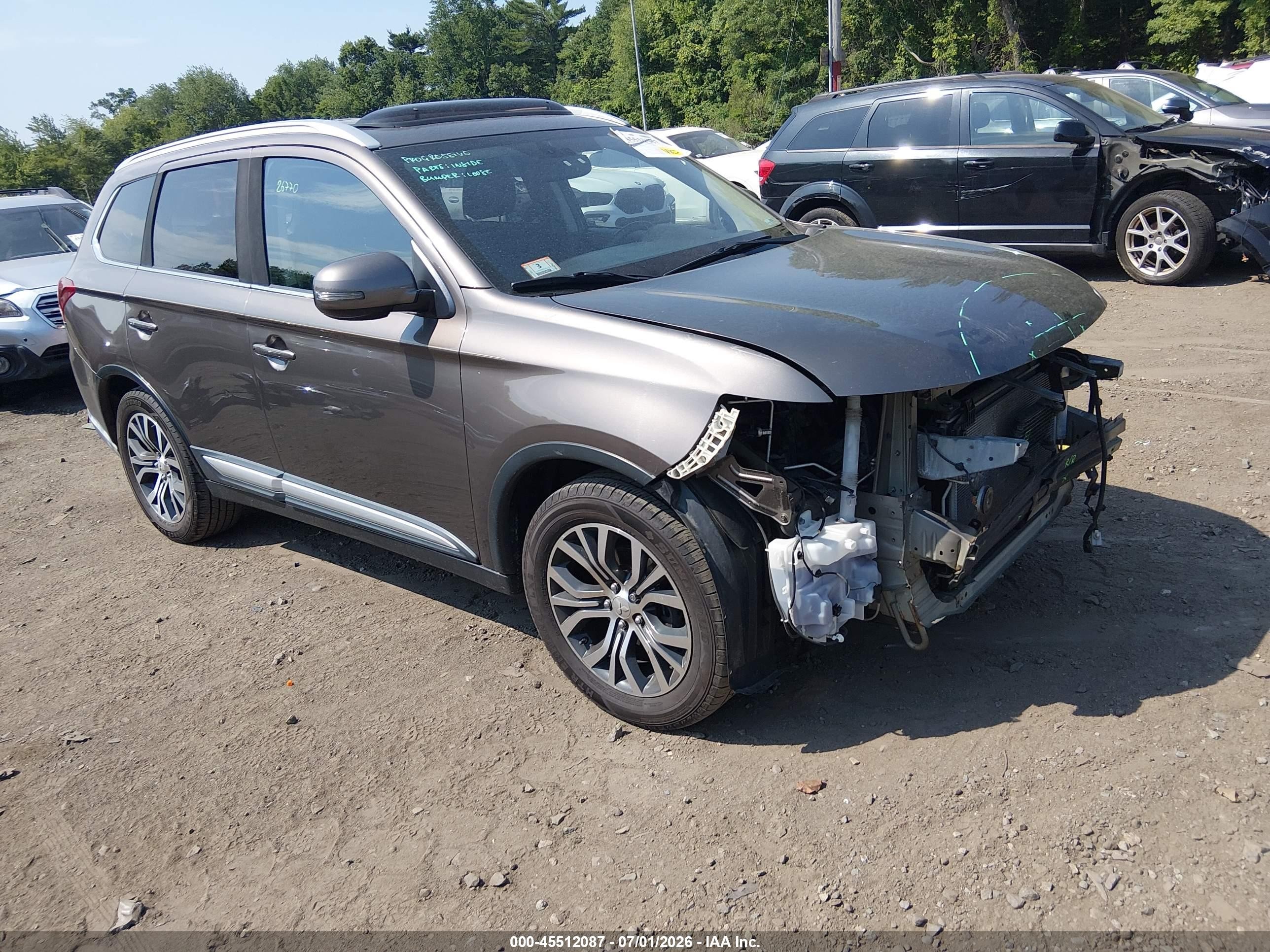 2017 Mitsubishi Outlander SE, VIN JA4AZ3A39HZ031155 — Front end