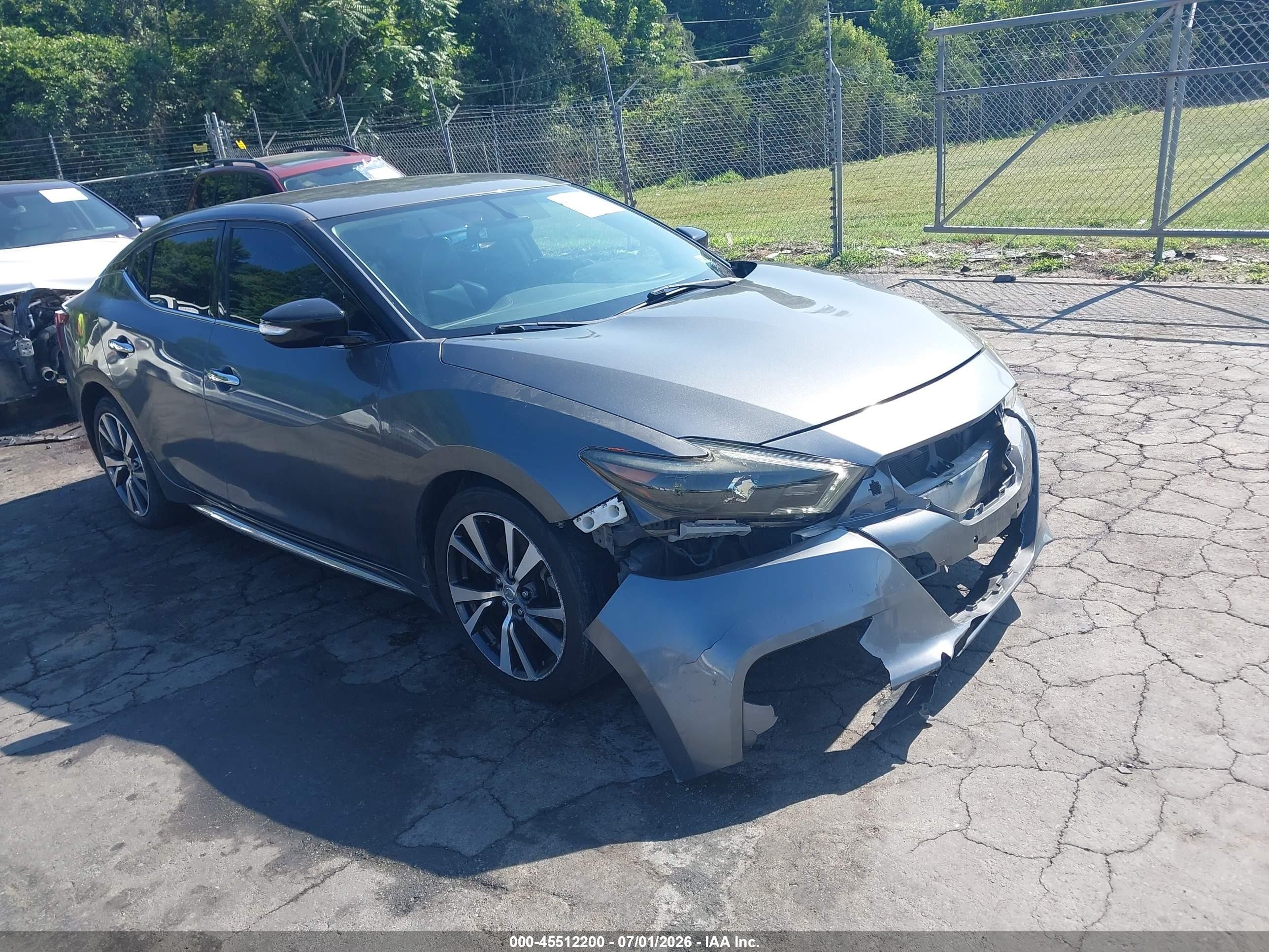 2017 Nissan Maxima SV, VIN 1N4AA6AP6HC387850 — Перед