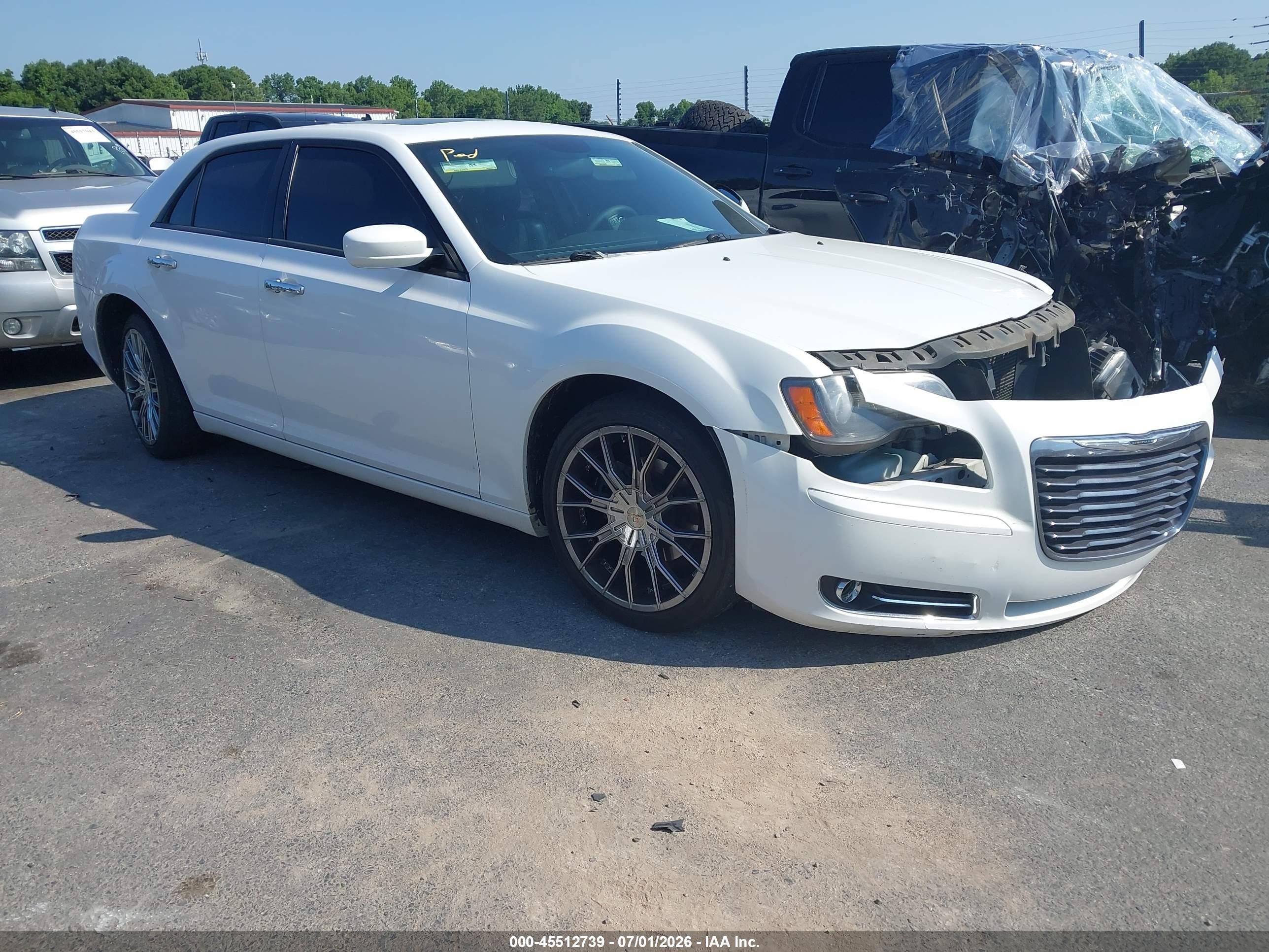 2014 Chrysler 300 S, VIN 2C3CCABG3EH230983 — По всему кузову
