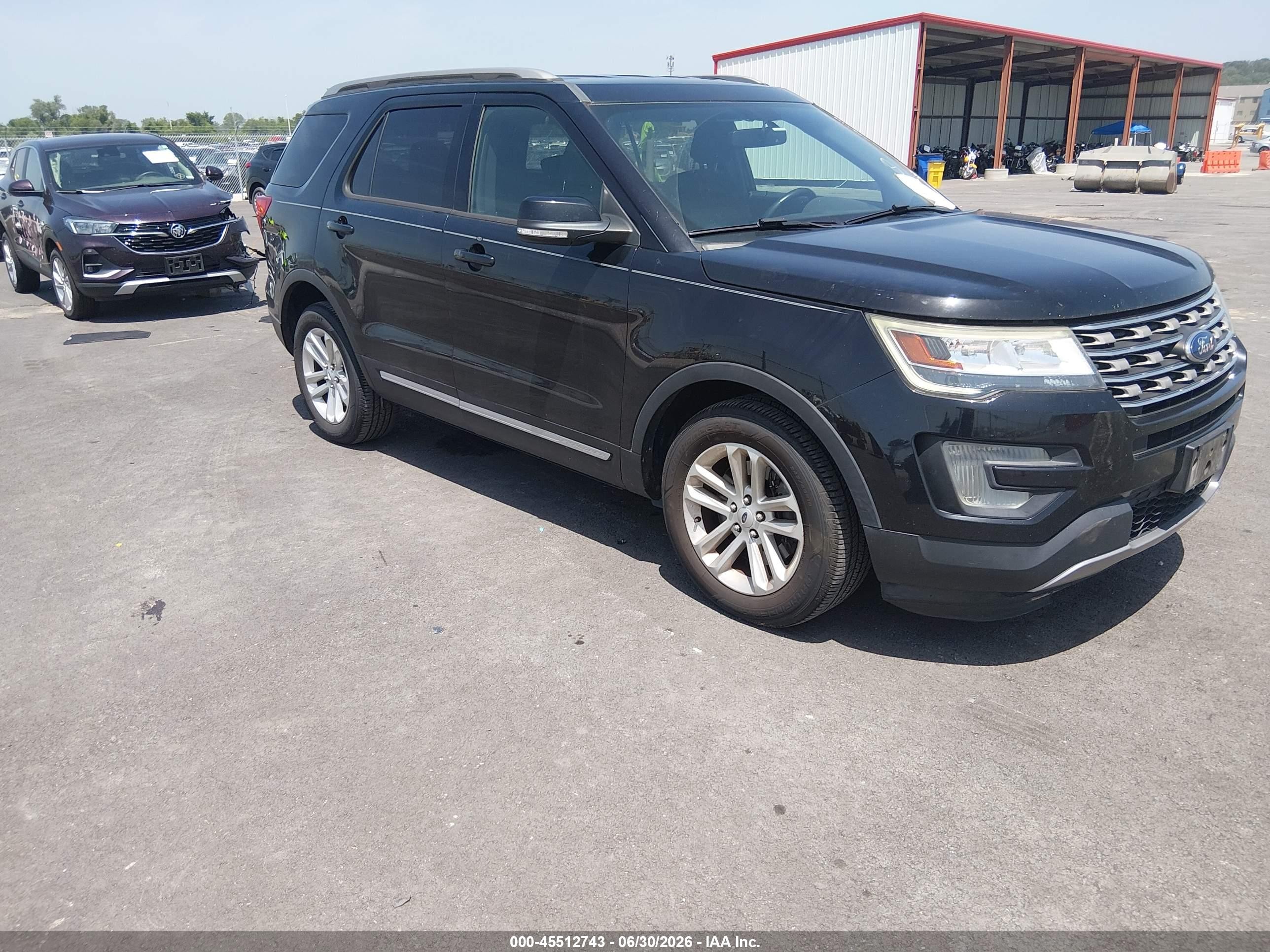 2017 Ford Explorer XLT, VIN 1FM5K7D88HGB90959 — Rear end