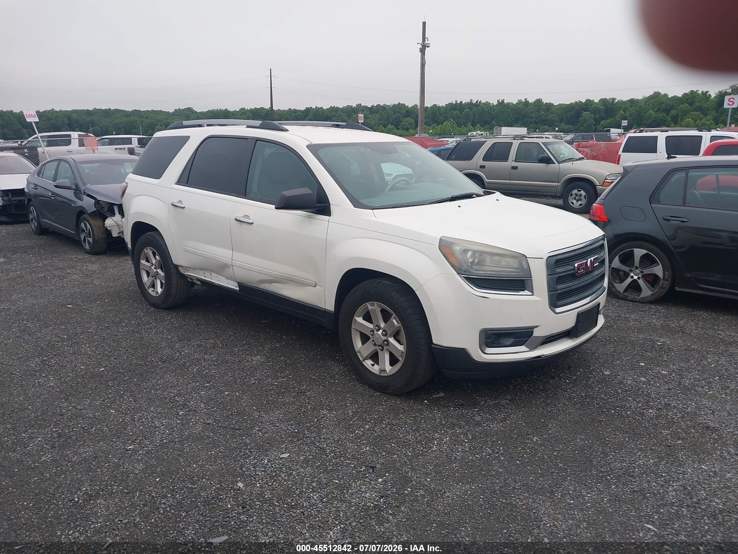 2015 GMC Acadia SLE, VIN 1GKKRPKD1FJ222500 — Front end